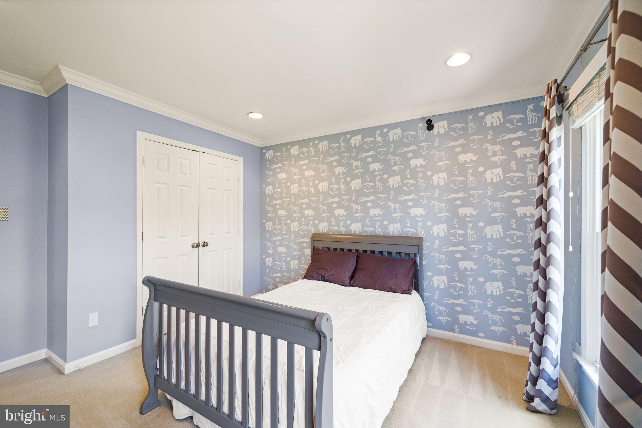 CRESTMONT TOWNHOUSES - Residential