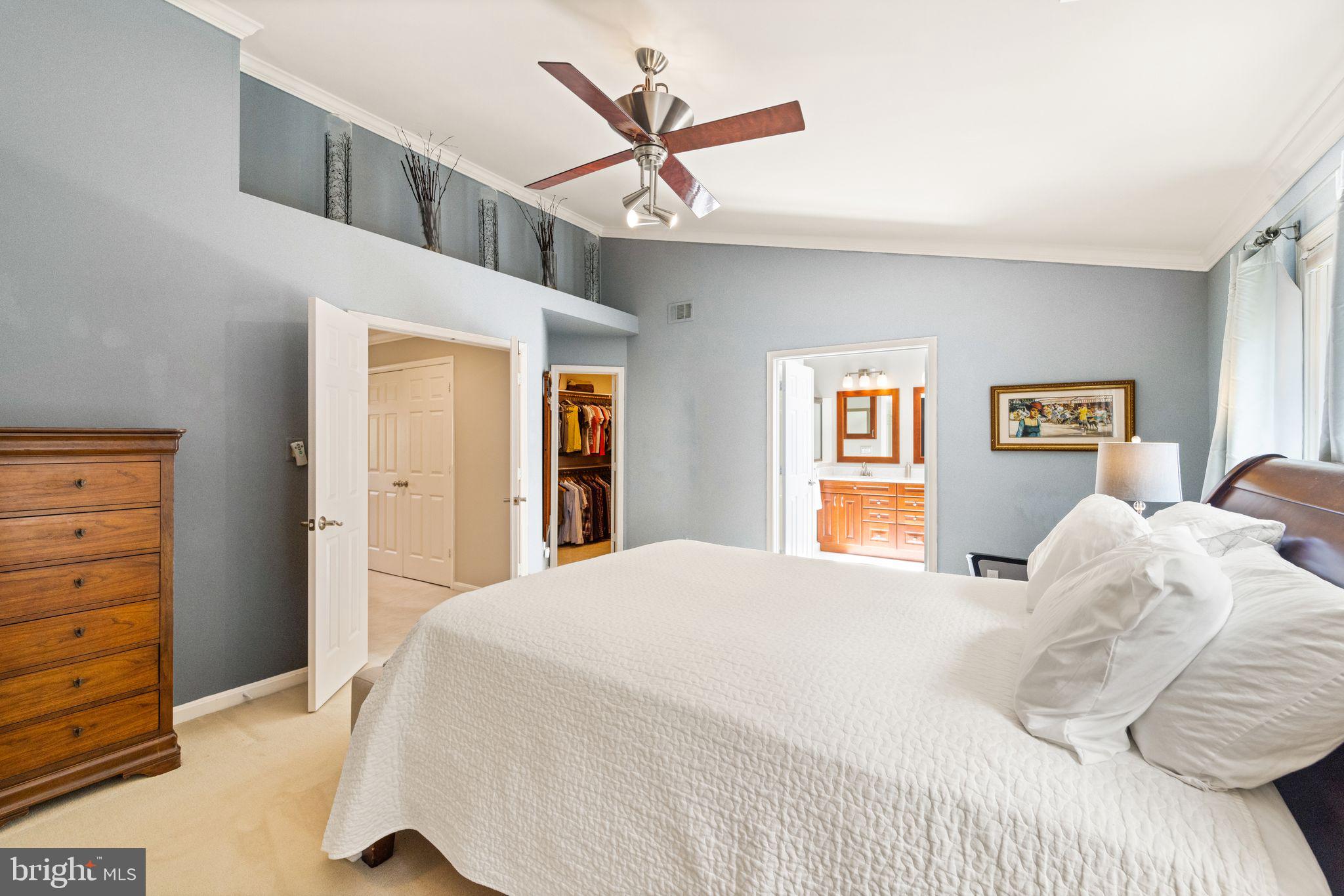 CRESTMONT TOWNHOUSES - Residential