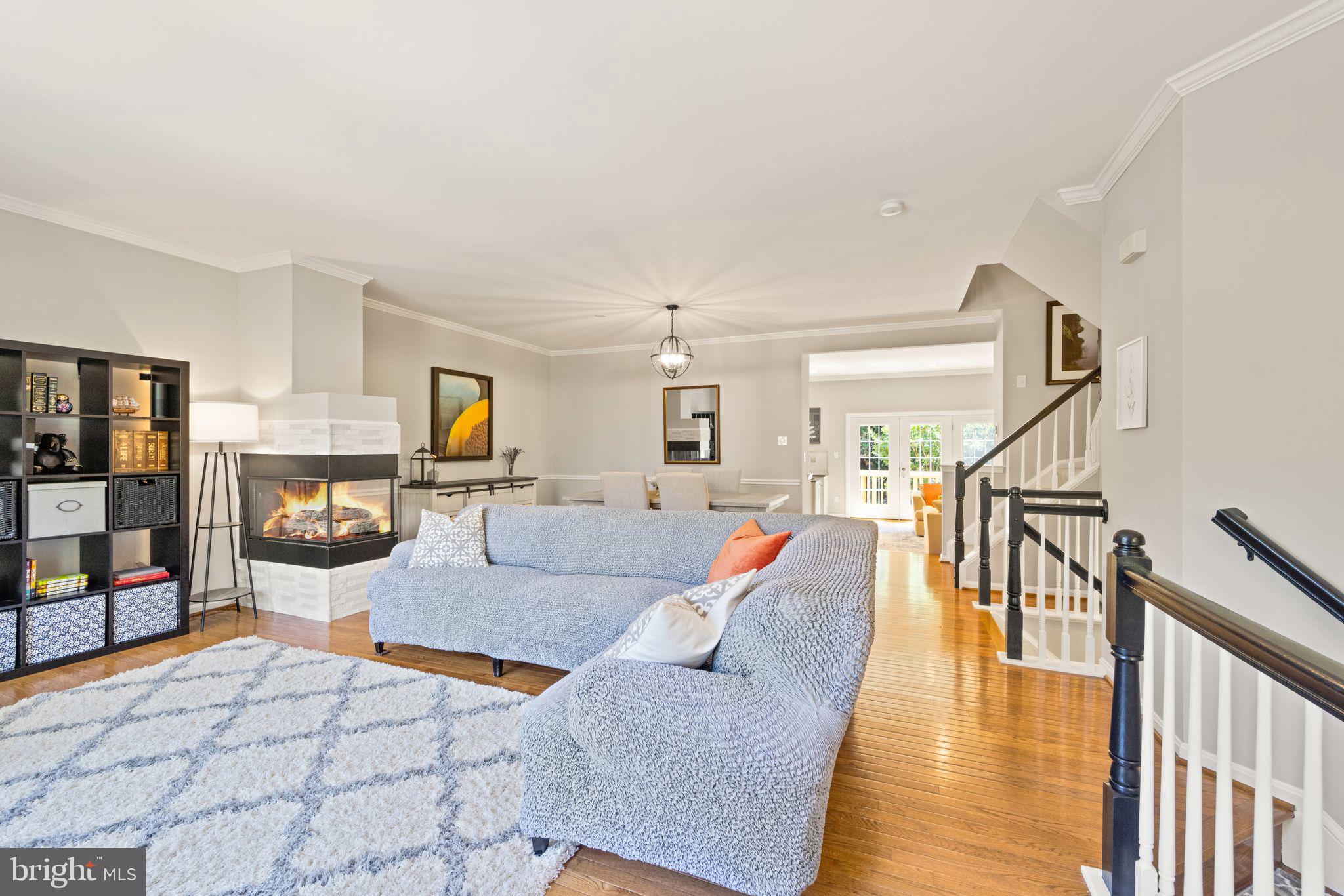 CRESTMONT TOWNHOUSES - Residential