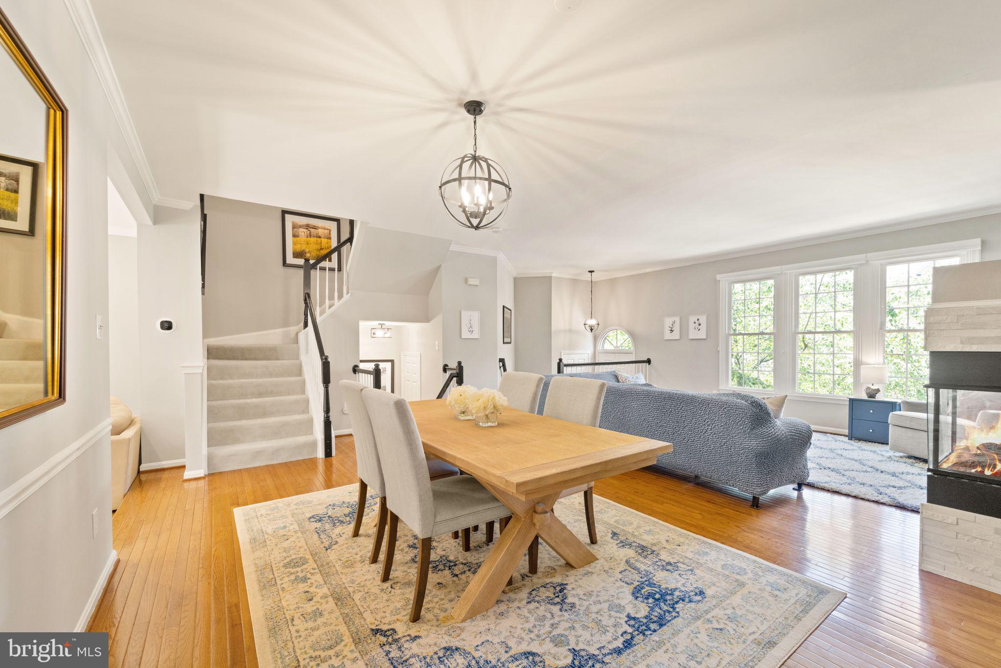 CRESTMONT TOWNHOUSES - Residential