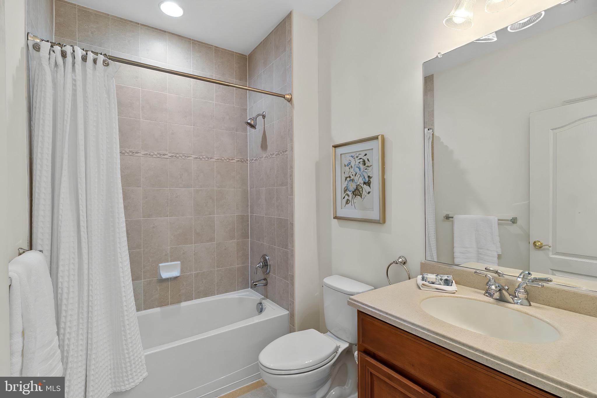 SYMPHONY VILLAGE AT CENTREVILLE - Residential