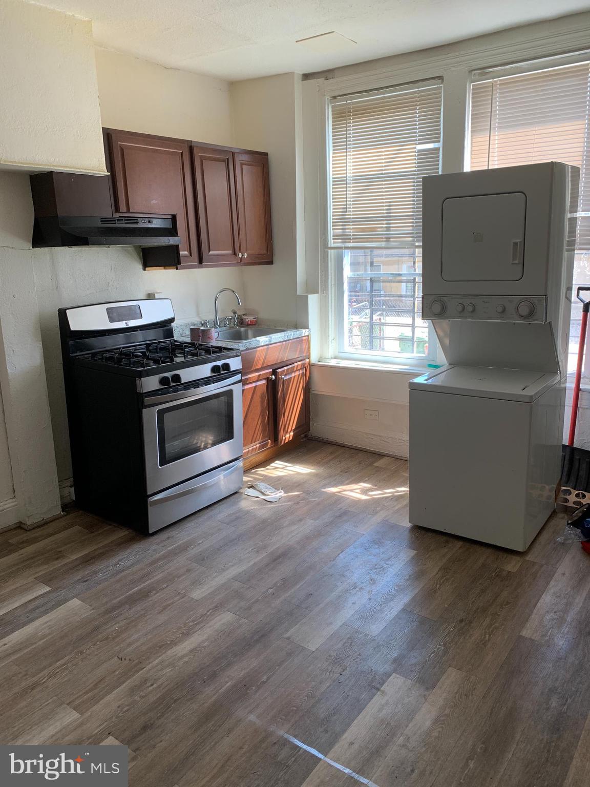 BROADWAY EAST - Residential