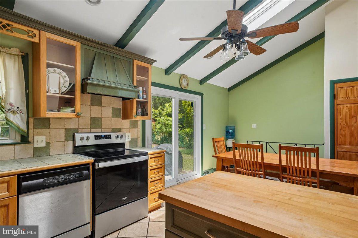 1248 HILLTOP DRIVE