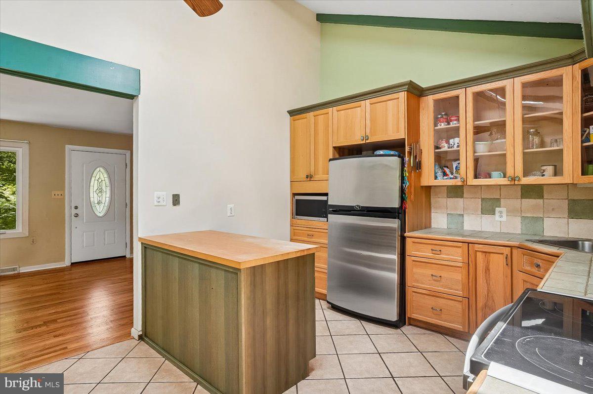 1248 HILLTOP DRIVE