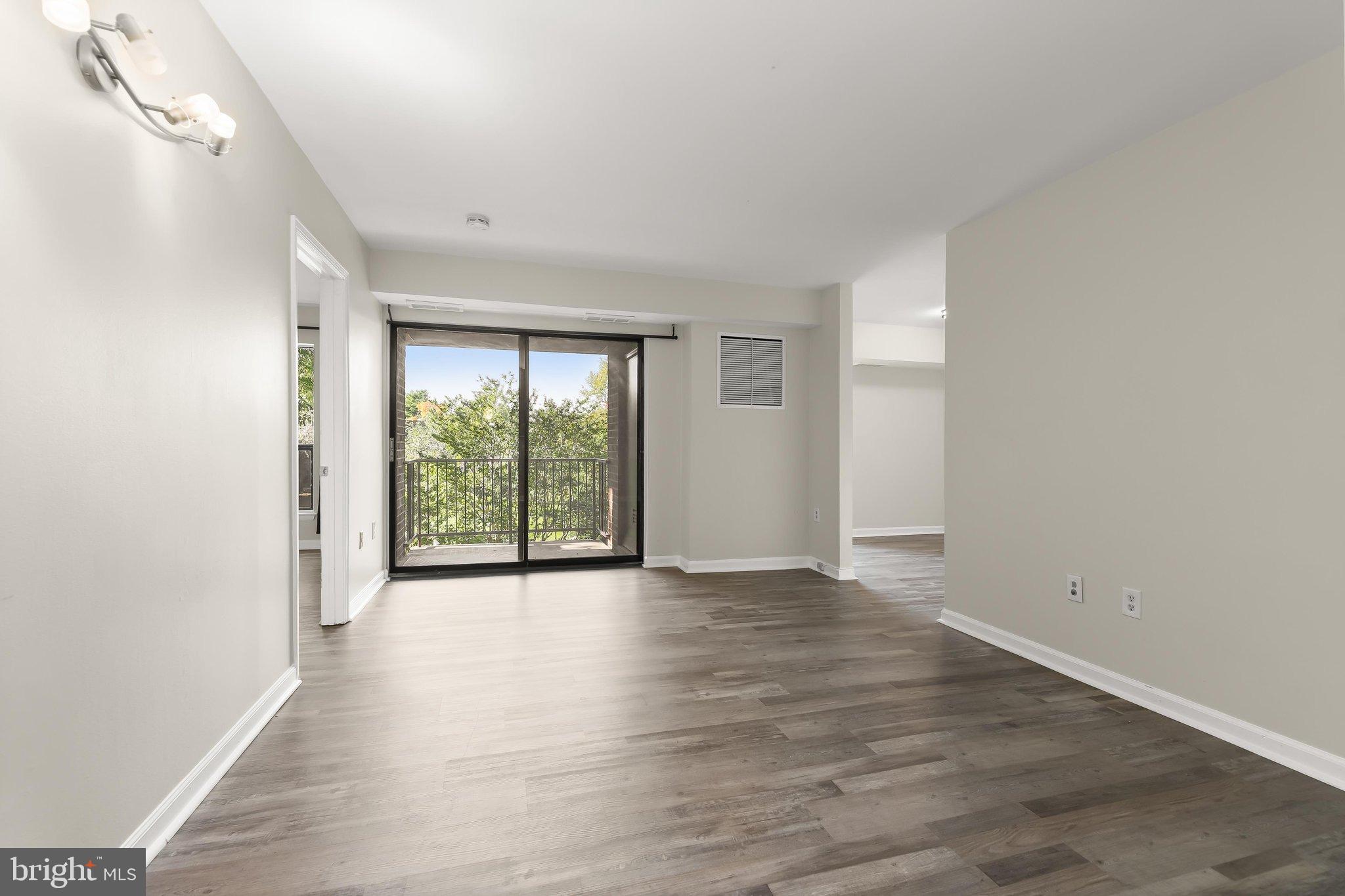 21 SILVERWOOD CIRCLE 10