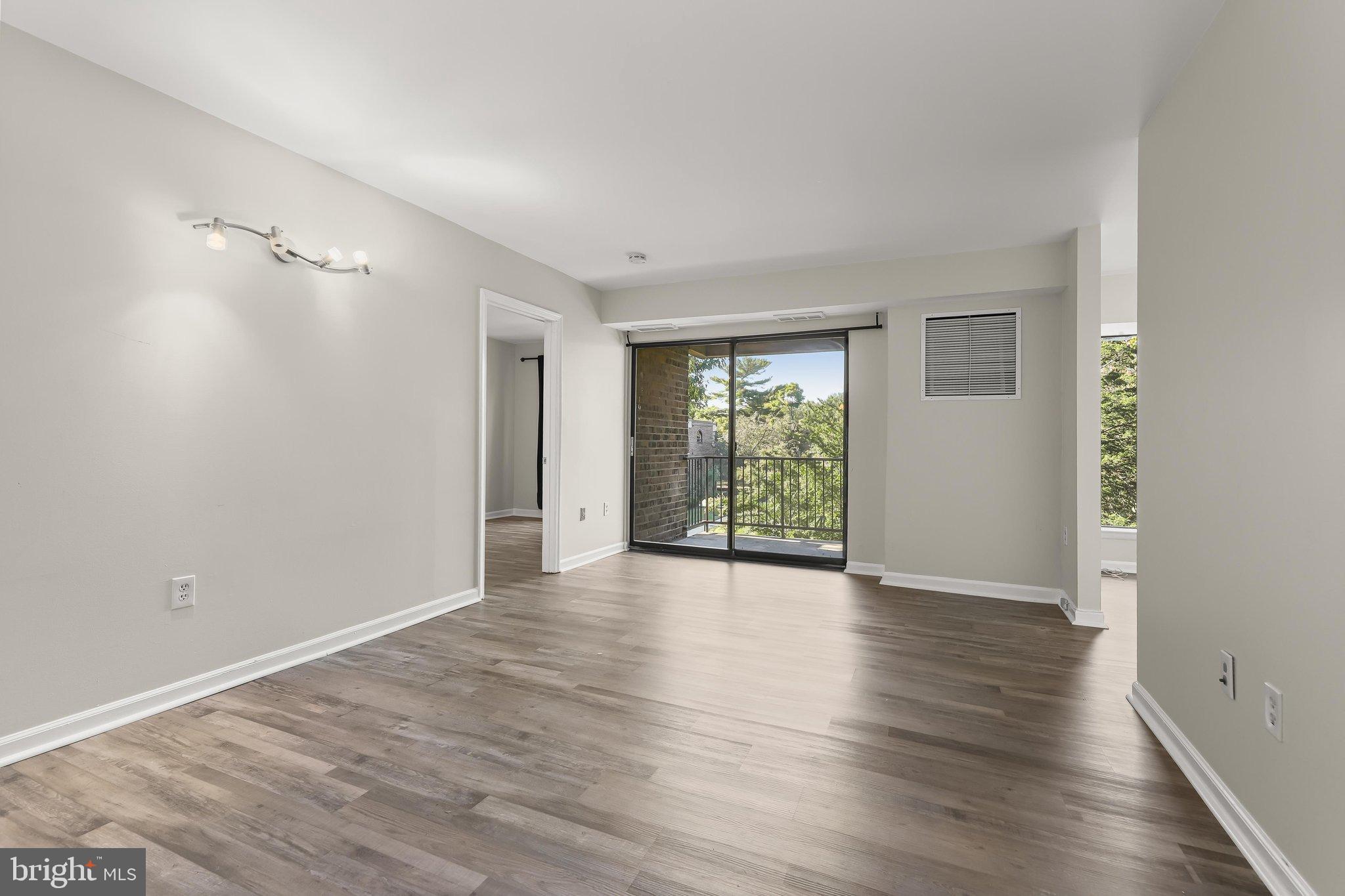 21 SILVERWOOD CIRCLE 10