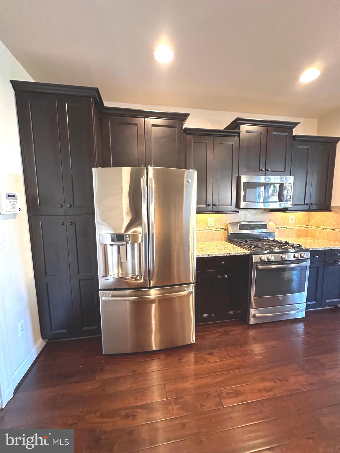 PRESERVE AT GOOSE CREEK - Residential Lease