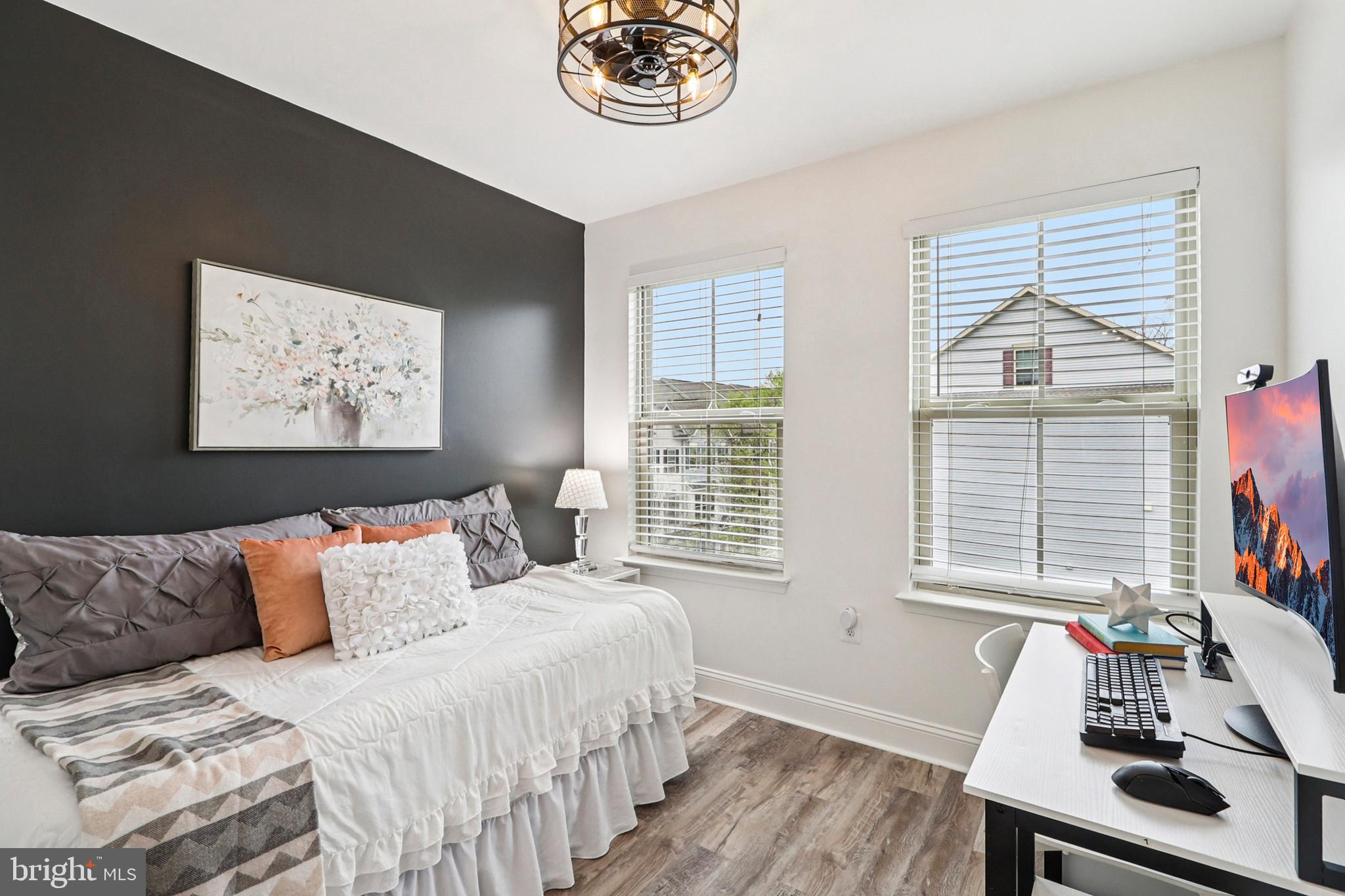 TRIANGLE HIGHLANDS CONDO - Residential