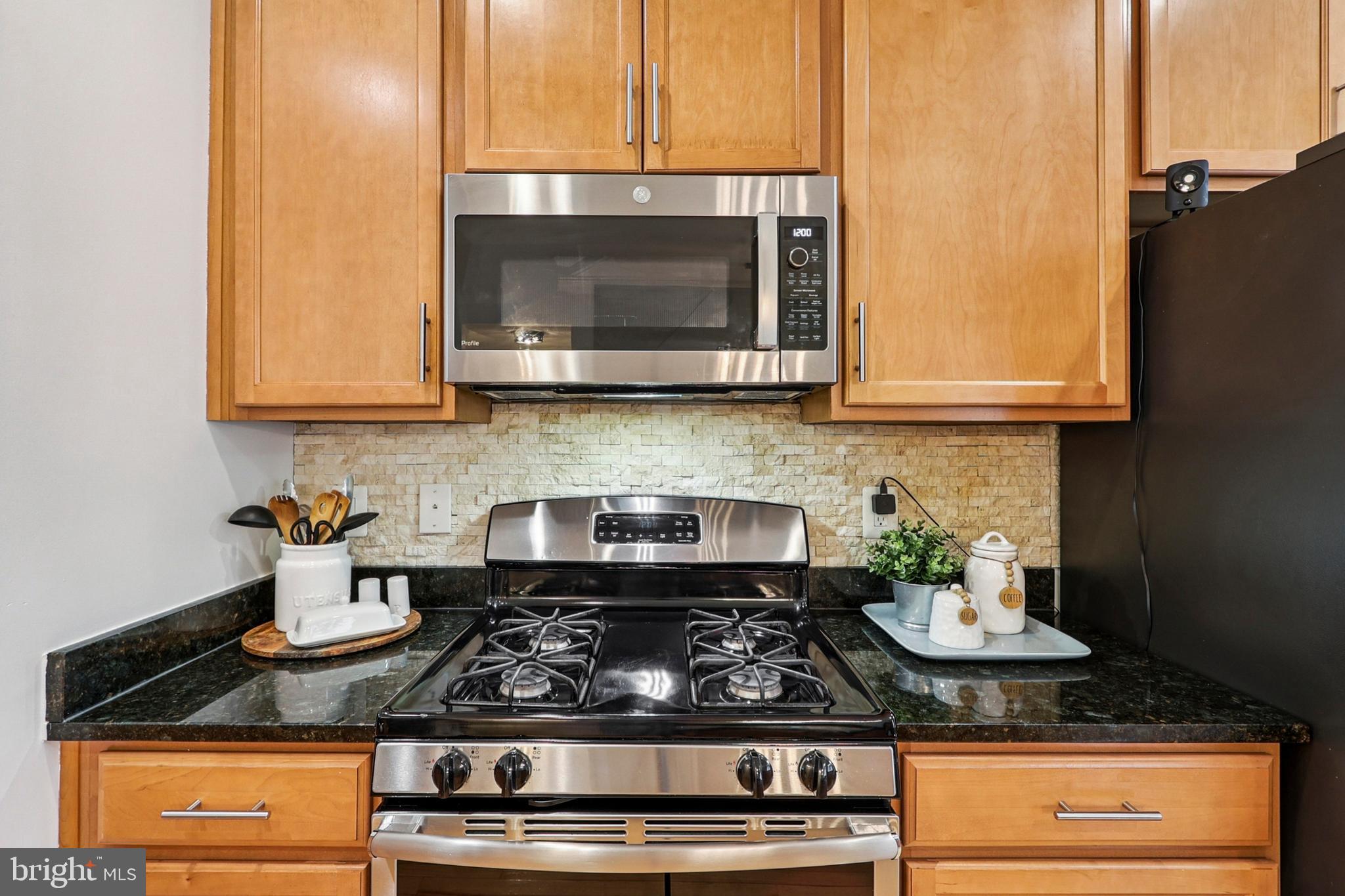 TRIANGLE HIGHLANDS CONDO - Residential