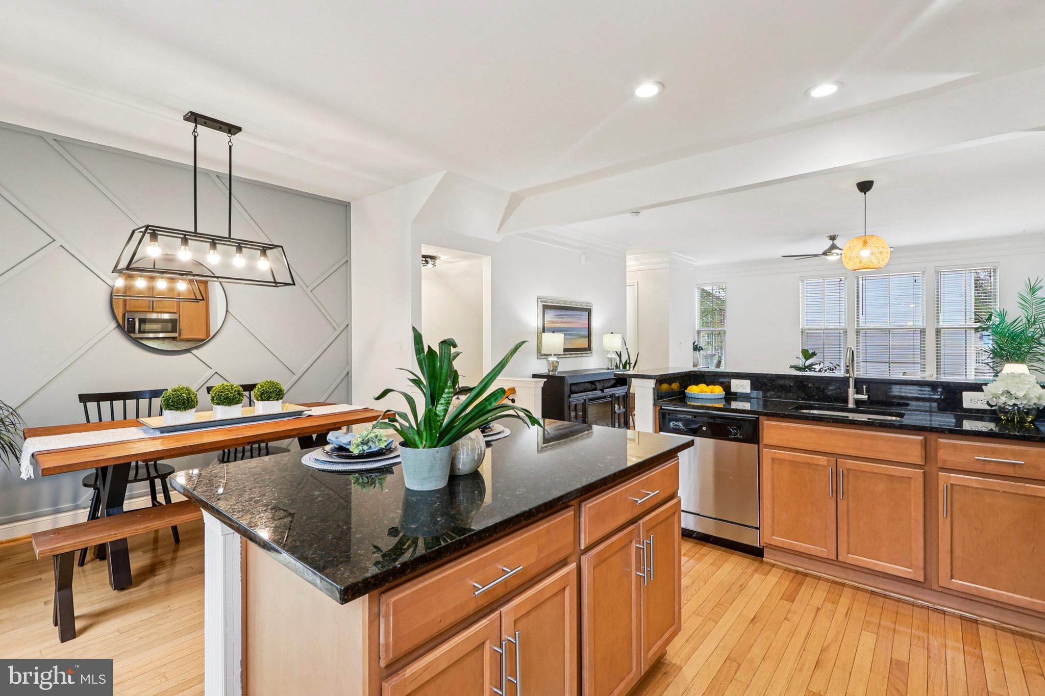 TRIANGLE HIGHLANDS CONDO - Residential