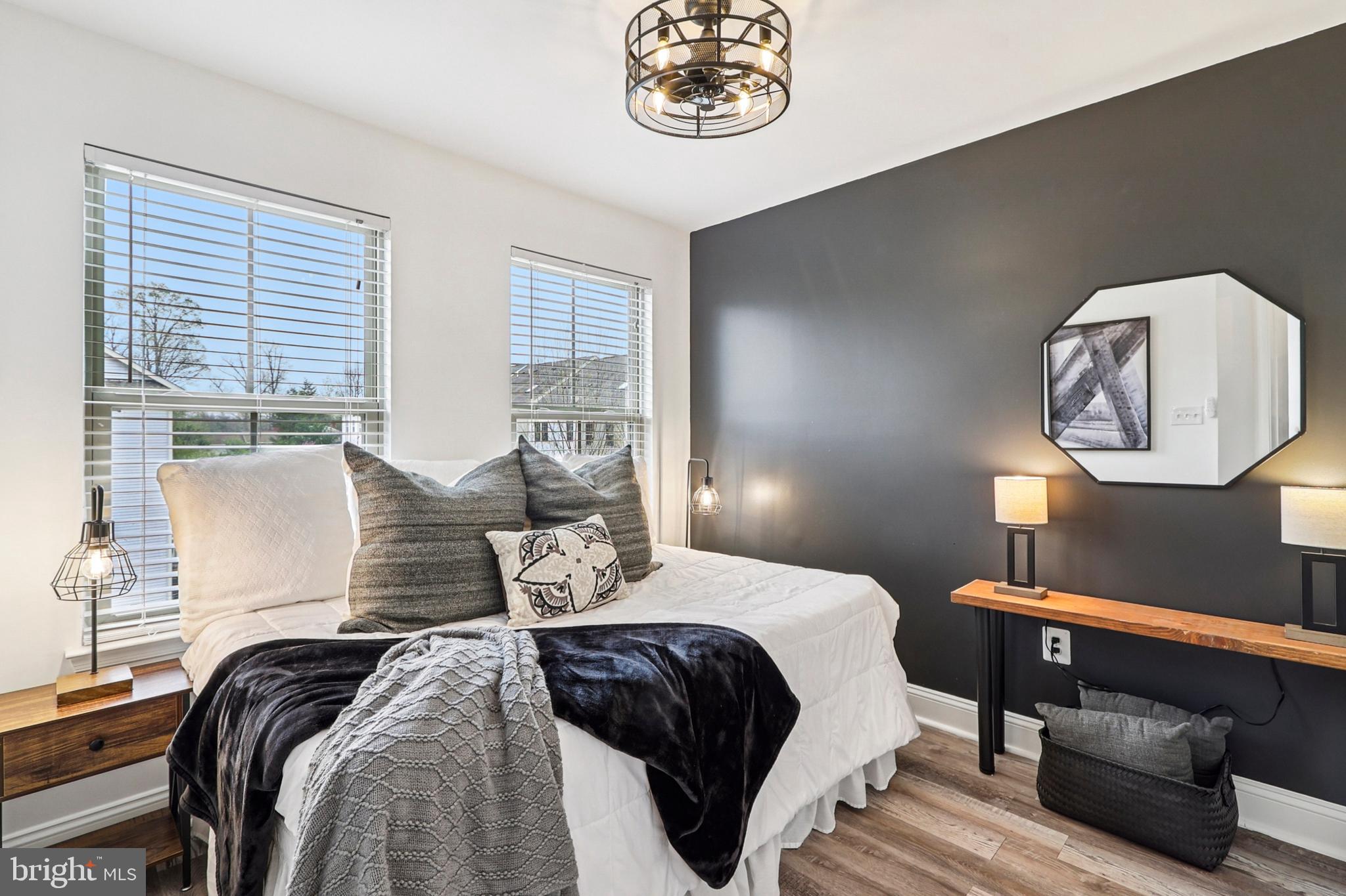 TRIANGLE HIGHLANDS CONDO - Residential