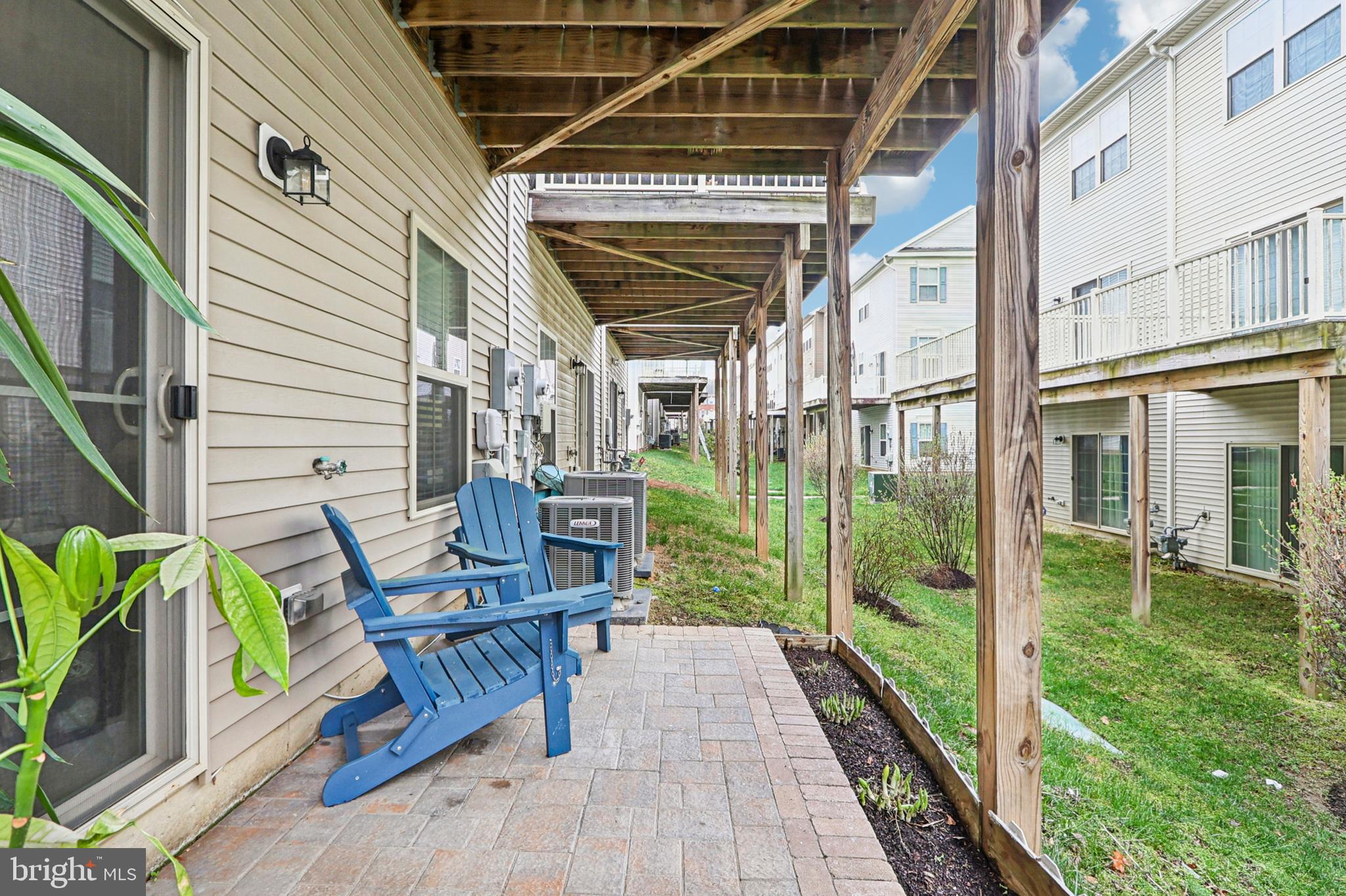 TRIANGLE HIGHLANDS CONDO - Residential