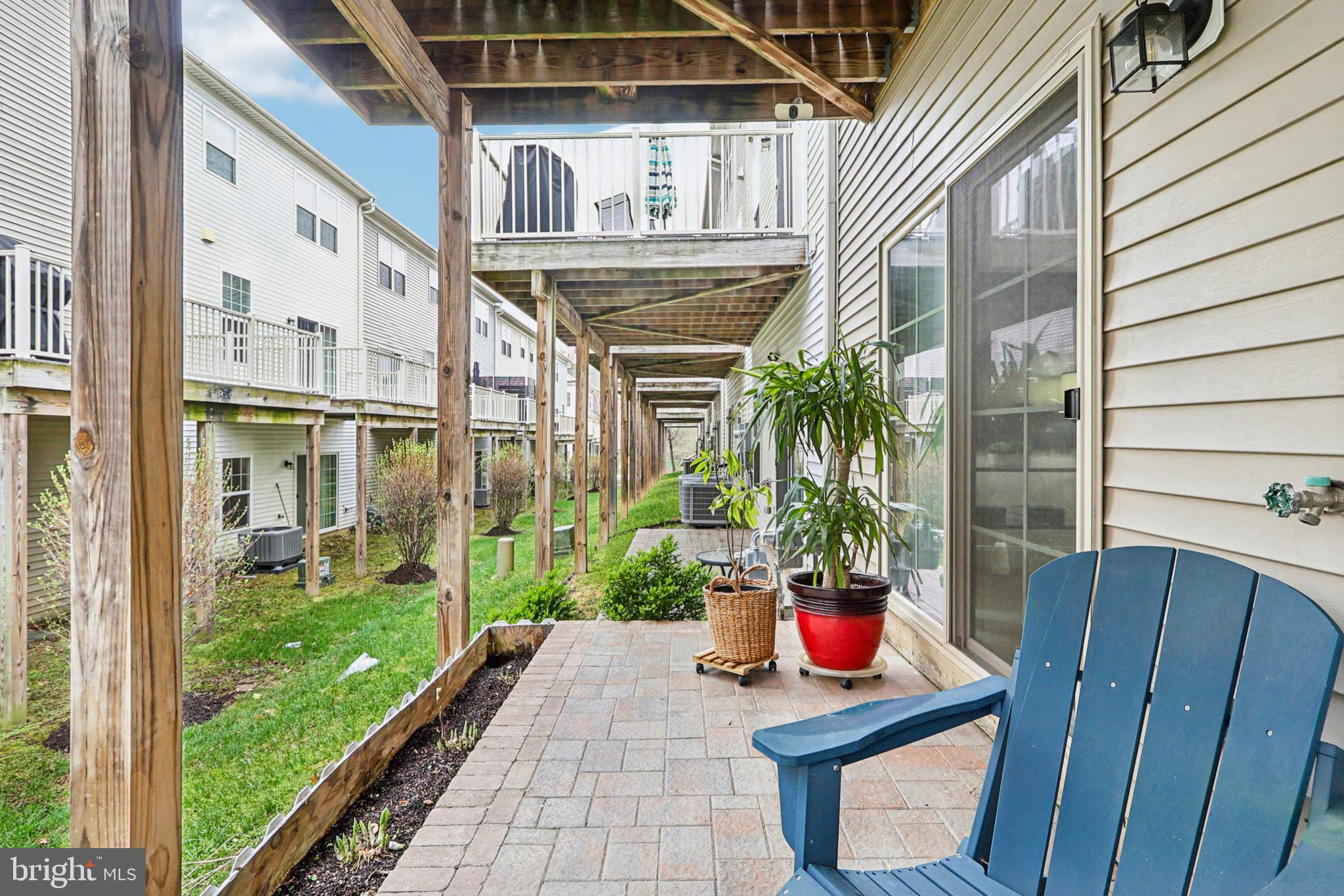 TRIANGLE HIGHLANDS CONDO - Residential