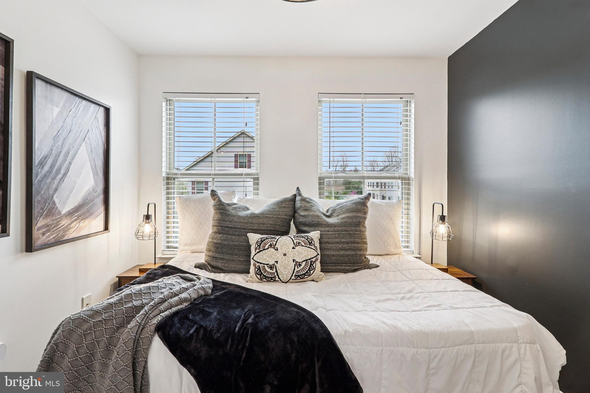 TRIANGLE HIGHLANDS CONDO - Residential