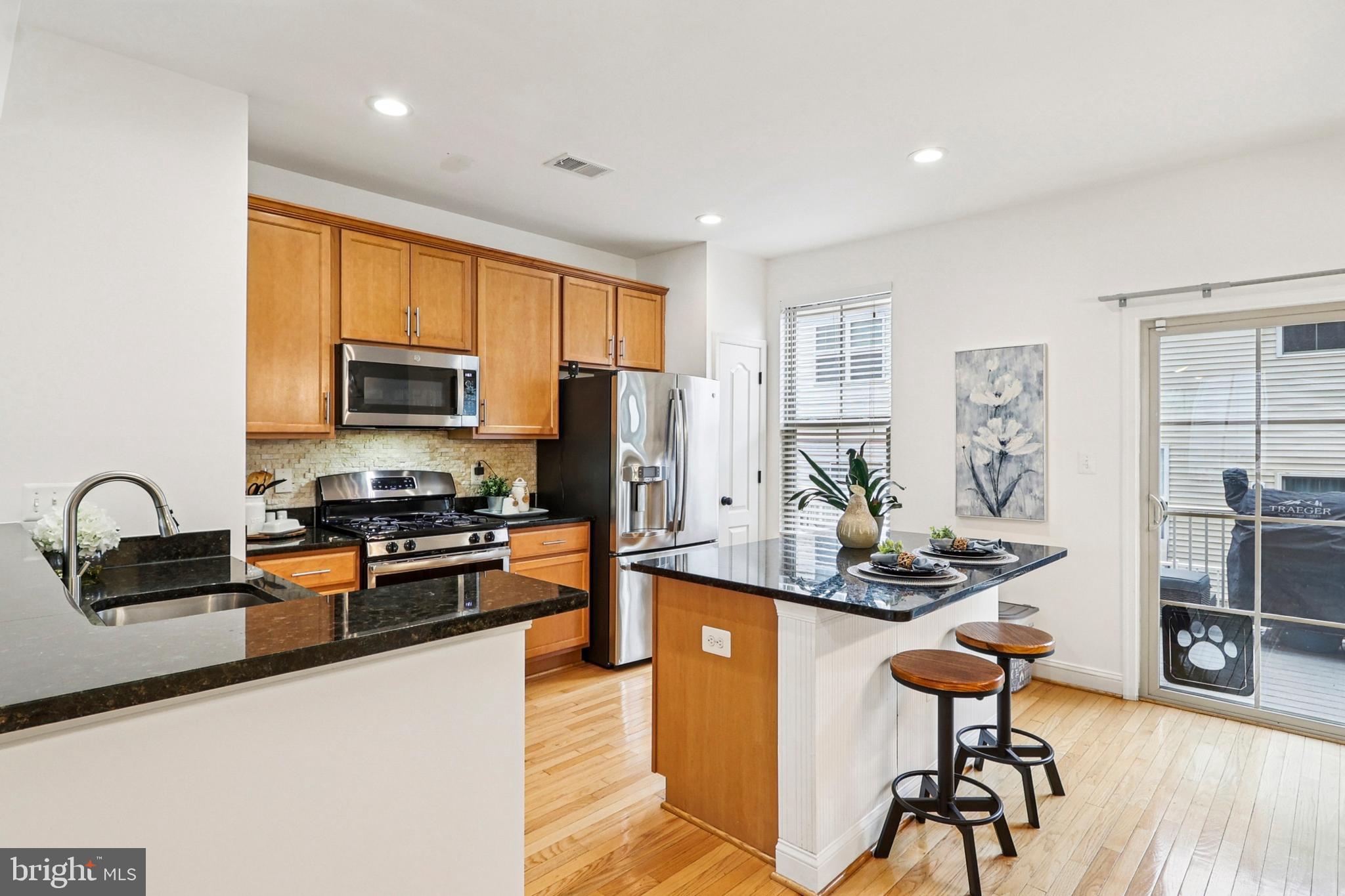 TRIANGLE HIGHLANDS CONDO - Residential