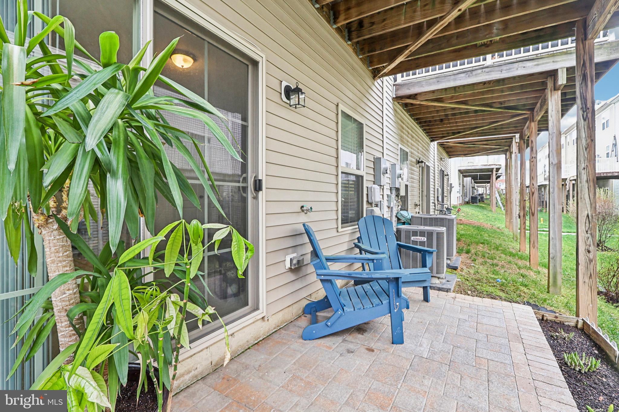 TRIANGLE HIGHLANDS CONDO - Residential