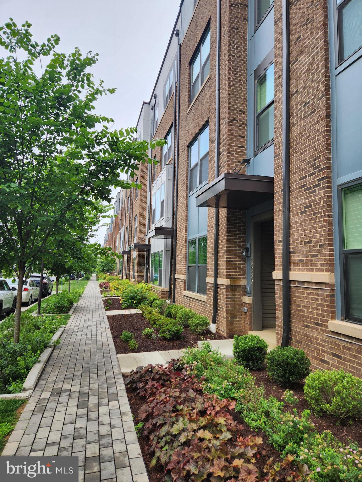 LOCATION LOCATION LOCATION!!!! LARGEST MODEL AND LAYOUT, AT ONE OF THE LOWEST PRICE POINTS!!!THIS IS ONE OF THE MOST SOUGHT AFTER LOCATIONS IN THE SHADY GROVE AREA!! YOU ARE MINS AWAY FROM THE SUBWAY AND SHOPPING, DINING, SWIMMING.... DONT WAIT FOR DELIVERY ON YOUR NEW HOME WHEN THIS NEW 3 BEDROOM 2.5 BATHROOM IS READY FOR IMMEDIATE OCCUPANCY!! THIS PROPERTY HAS ALL OF THE BELLS AND WHISTLES THAT YOU COULD EVER DESIRE. THIS IS A SHOW STOPPER OF A PROPERTY WITH A FULL ROOFTOP LIVING SPACE FOR MAGNIFICENT VIEWS JUST IN TIME FOR A 4TH OF JULY CELEBRATIONS WHILE ENTERTAING YOUR GUEST!! THE NATURAL LIGHTING THROUGHOUT THIS PROPERTY IS ABSOLUTELY BEAUTIFUL!! THIS IS THE KITCHEN YOU HAVE ALWAYS DREAMED OF, JUST LIKE ON HGTV!!! COME SPEND TIME AT YOUR NEW HOME AND SINK INTO LUXURY. DONT RISK MISSING THIS PERFECT FIT! WE LOOK FORWARD TO SEEING YOU!!