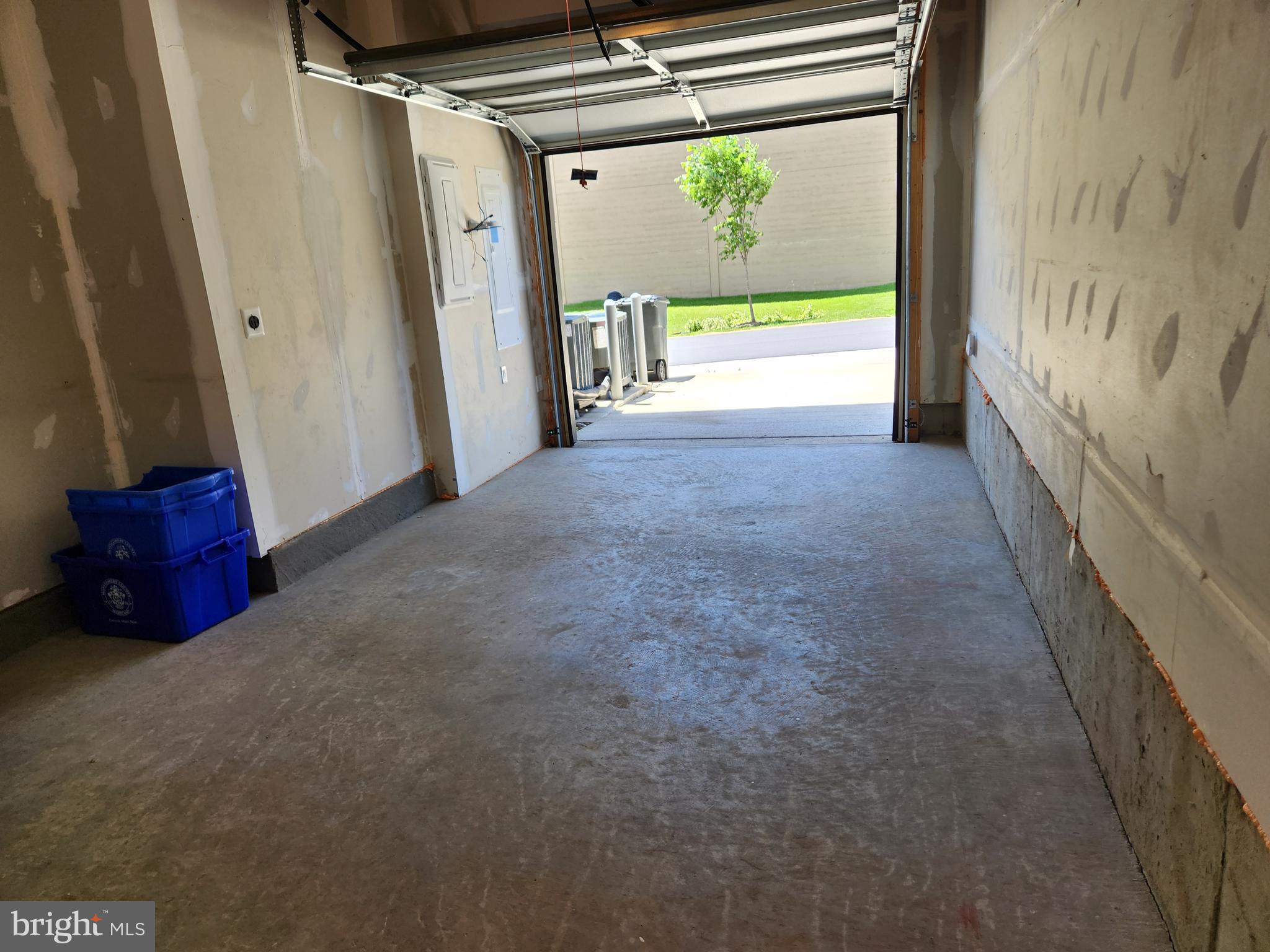 WESTSIDE AT SHADY GROVE METRO - Residential