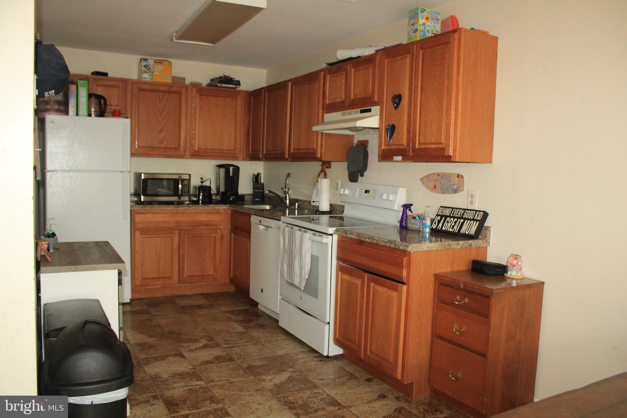 BURKE CENTRE - Residential Lease