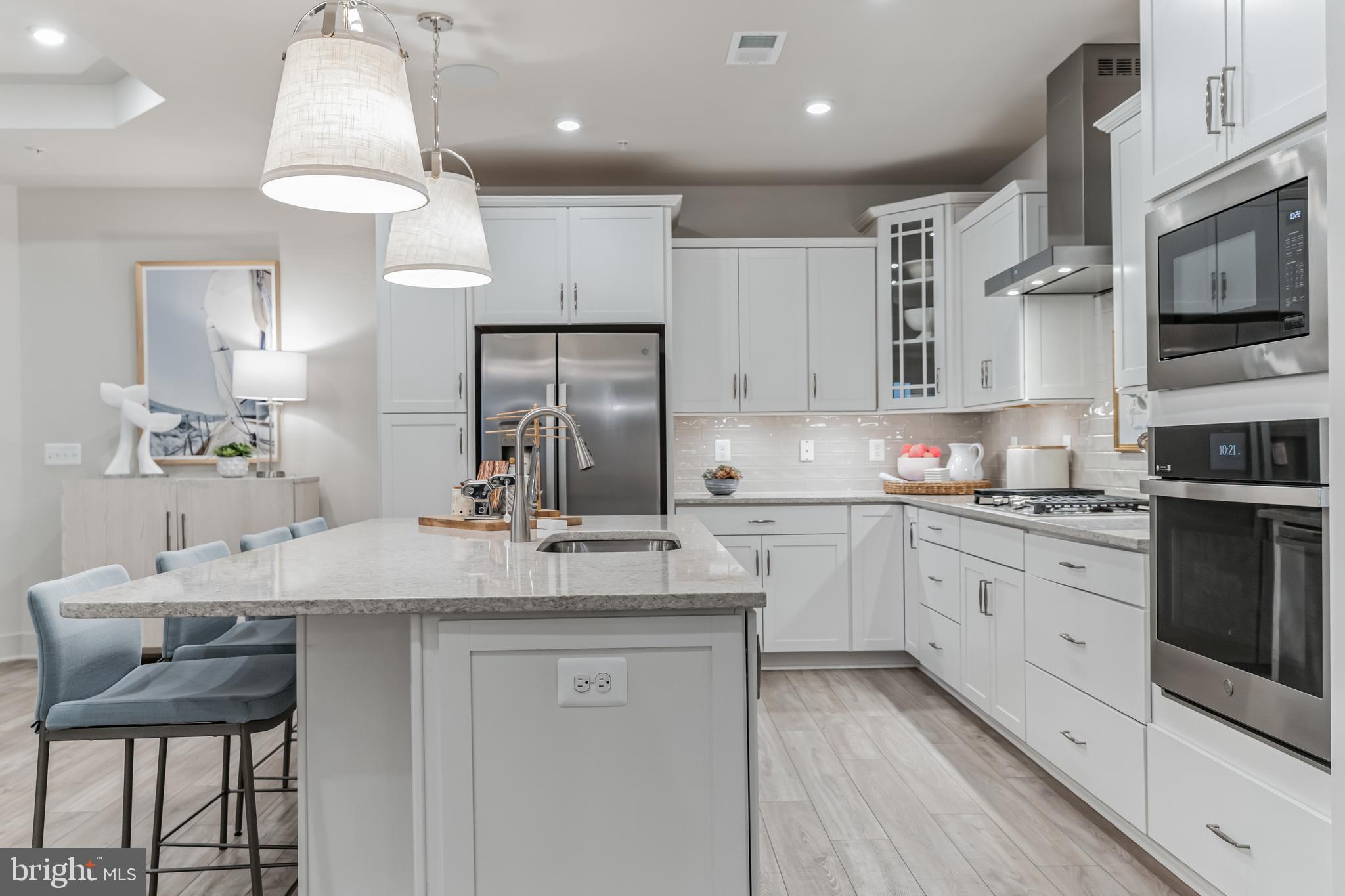 FOUR SEASONS AT KENT ISLAND - Residential