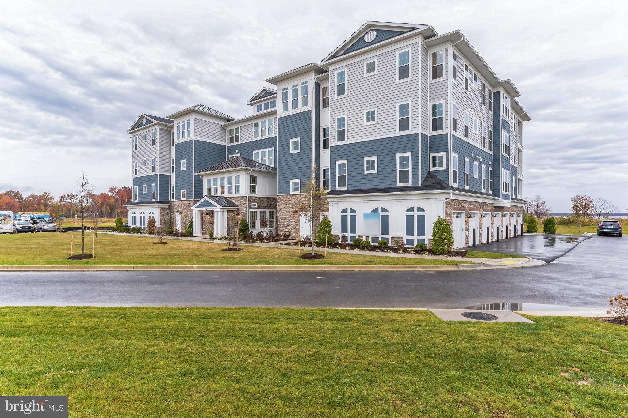 FOUR SEASONS AT KENT ISLAND - Residential