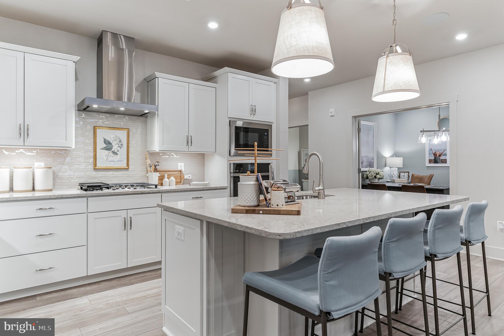 FOUR SEASONS AT KENT ISLAND - Residential