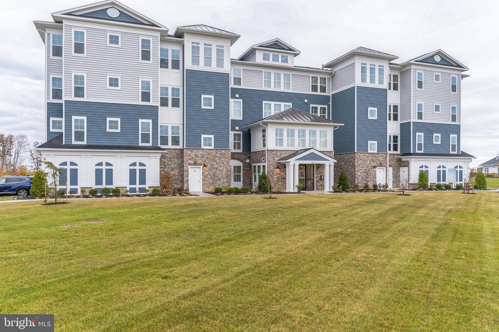 FOUR SEASONS AT KENT ISLAND - Residential