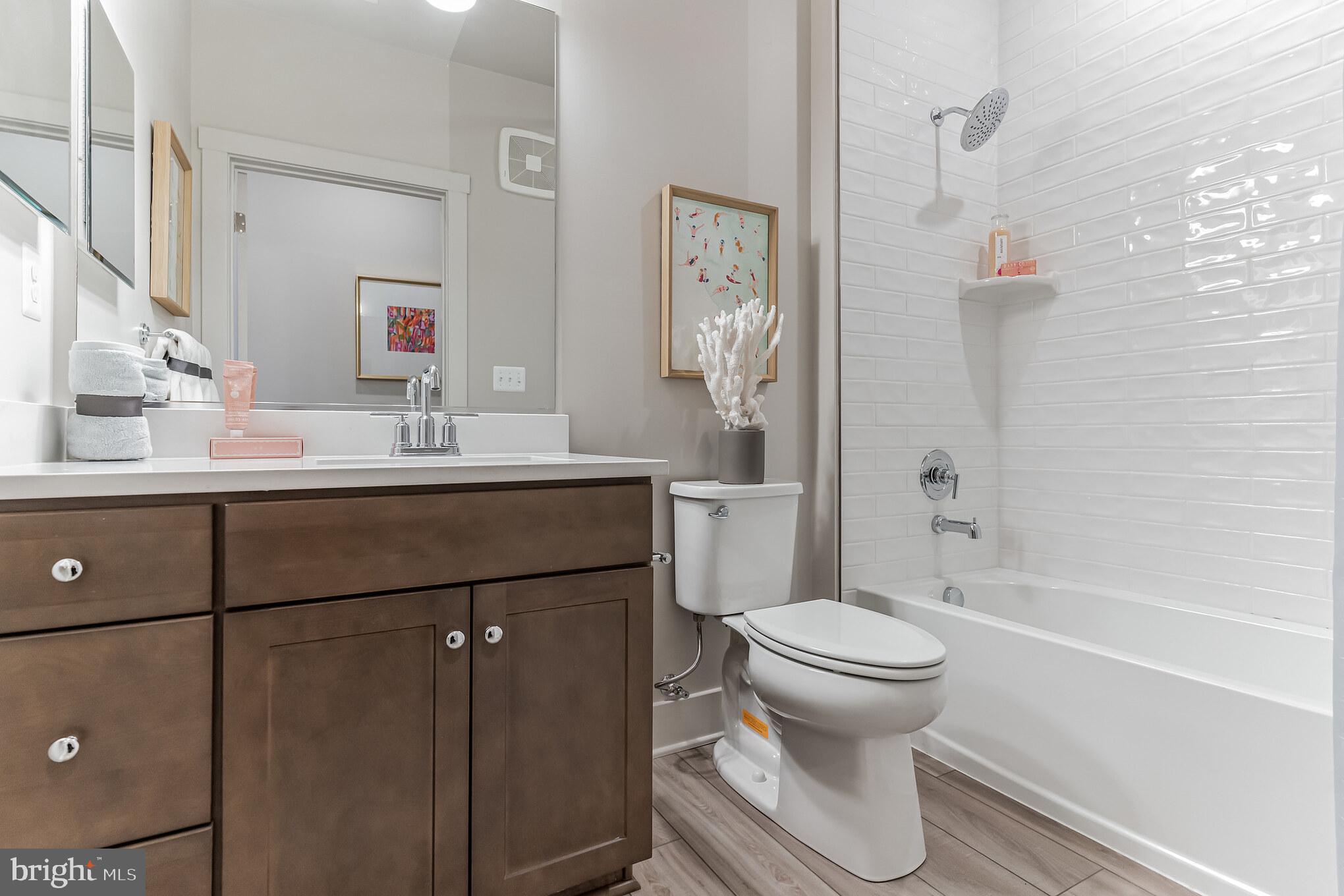 FOUR SEASONS AT KENT ISLAND - Residential