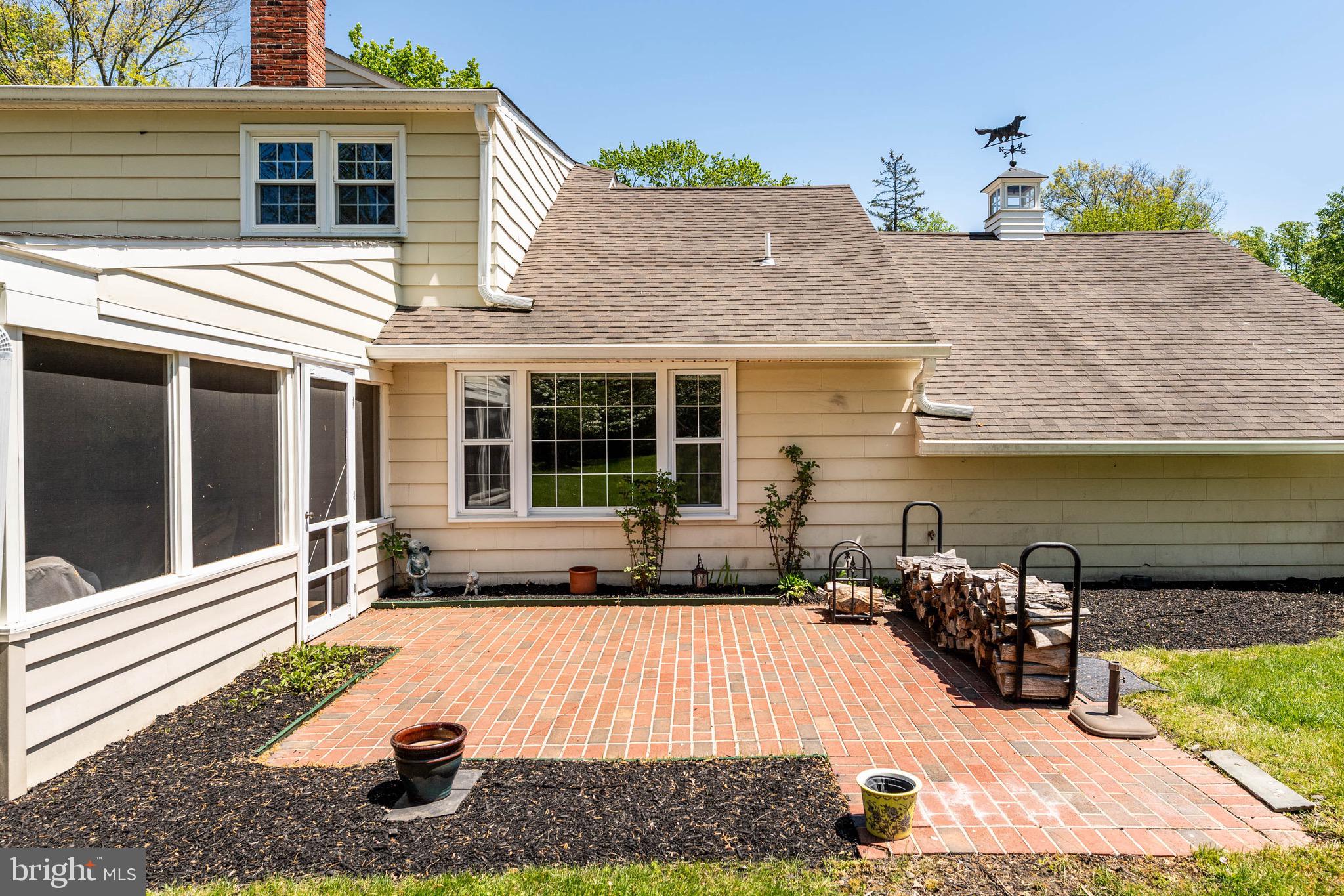 DEVON DOWNS - Residential
