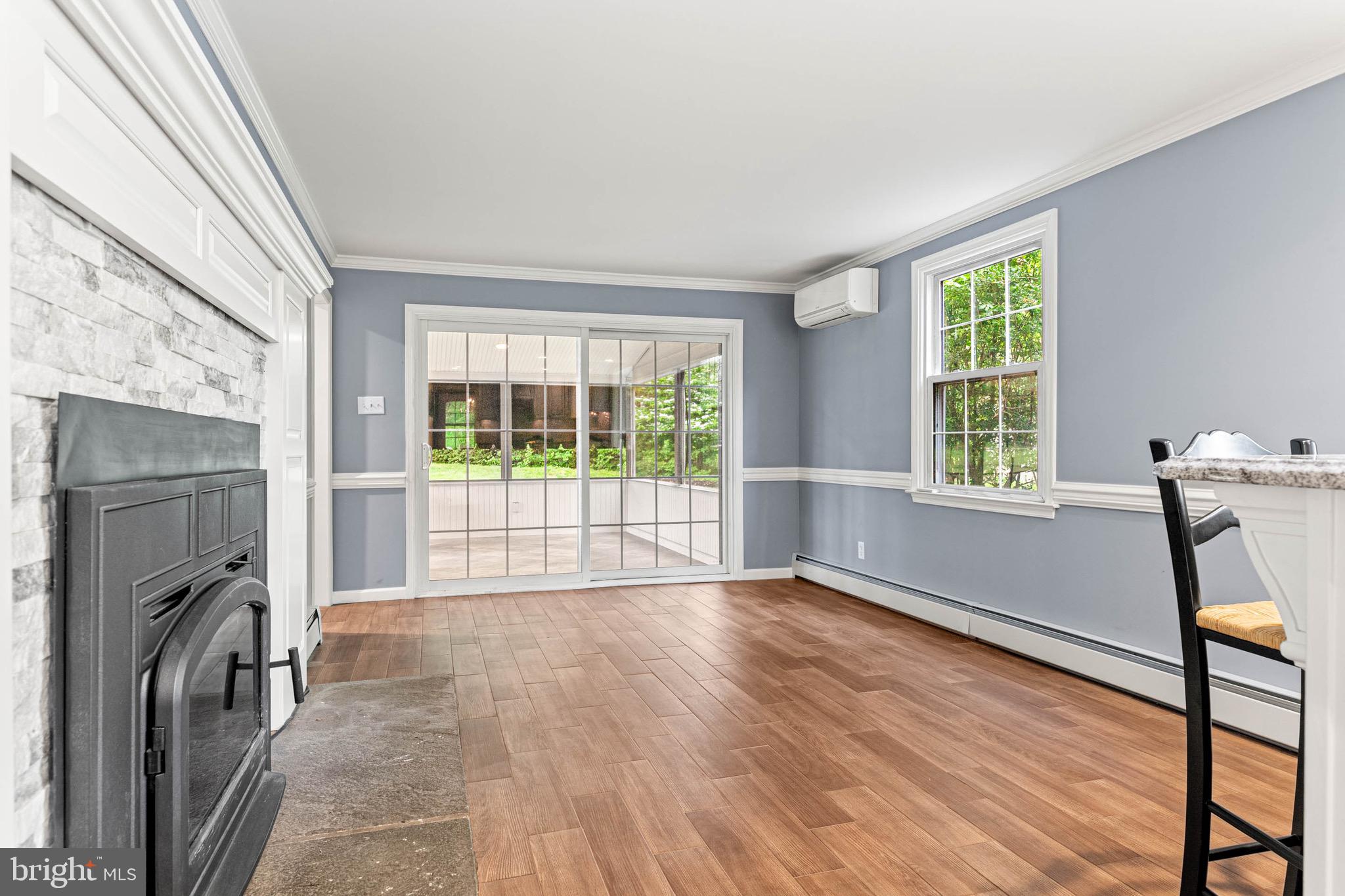 DEVON DOWNS - Residential
