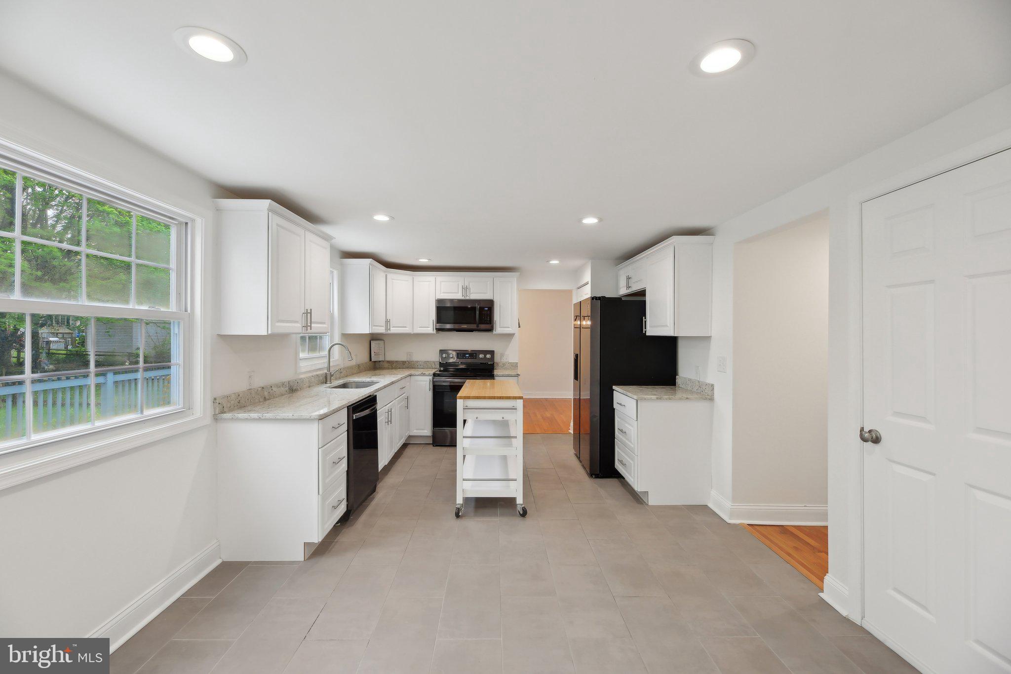 AMBER MEADOWS - Residential