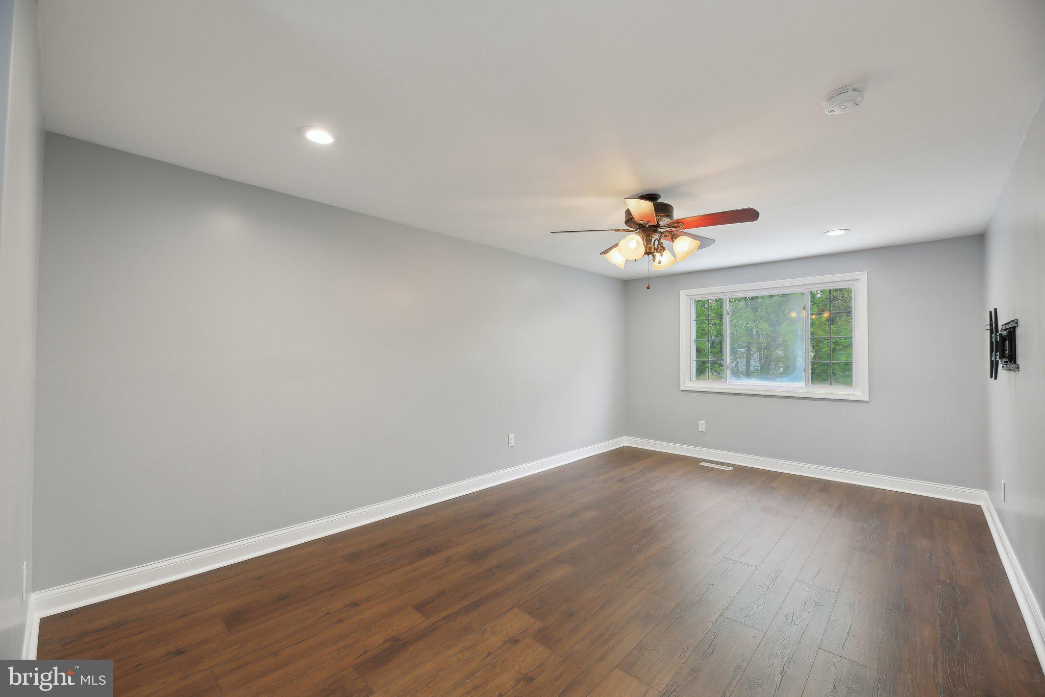 AMBER MEADOWS - Residential