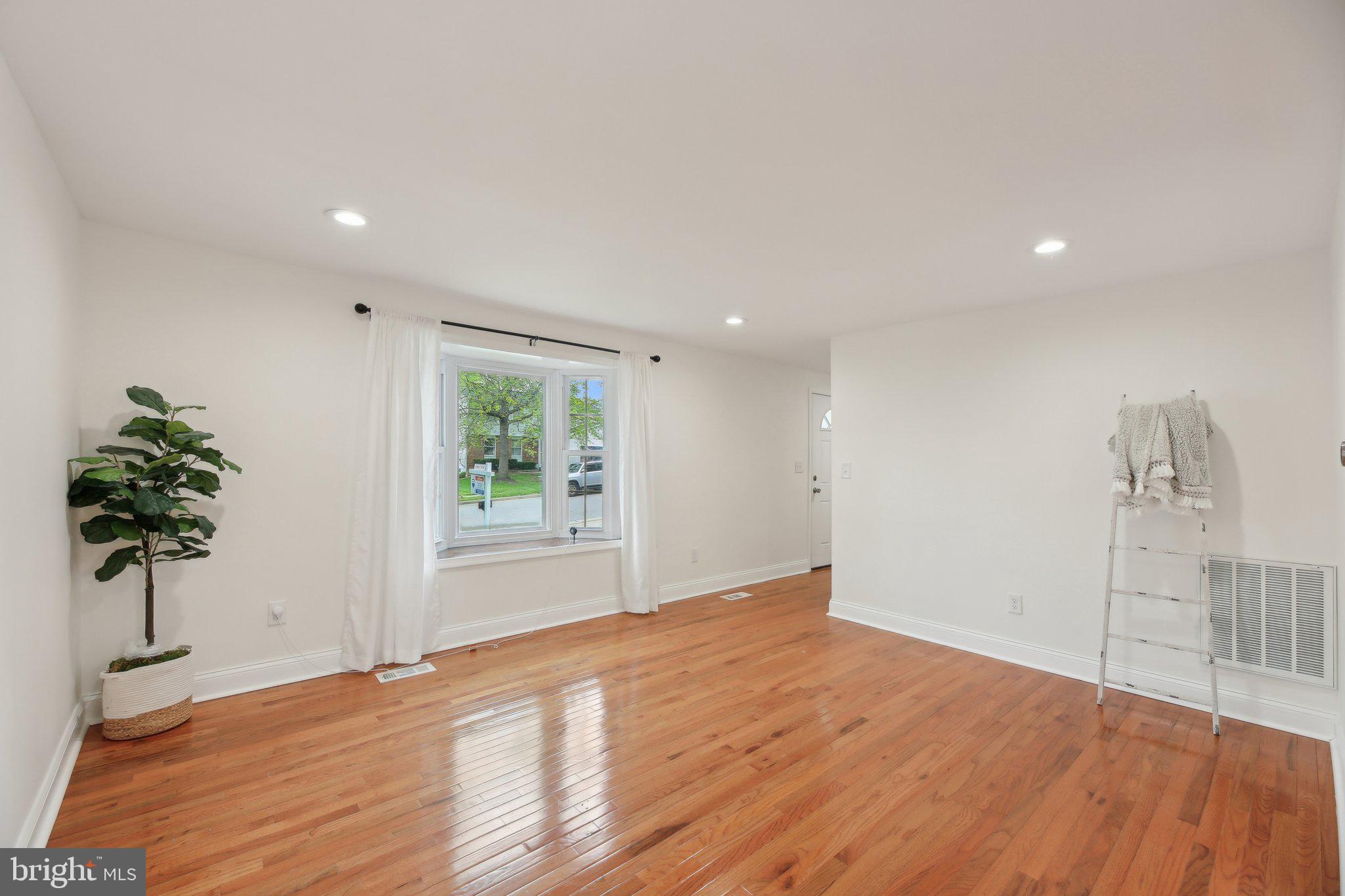 AMBER MEADOWS - Residential