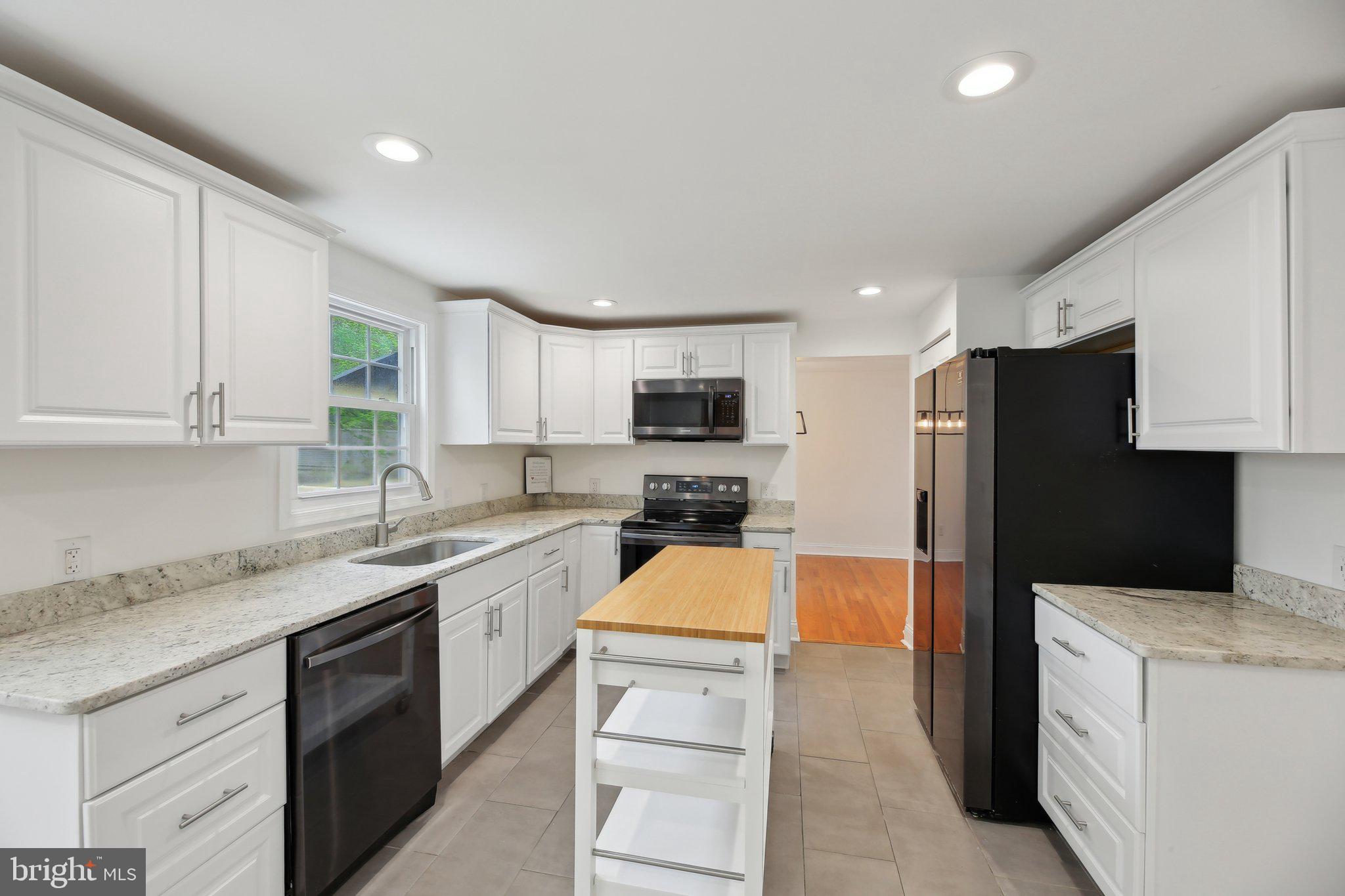 AMBER MEADOWS - Residential