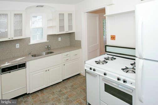 GREENACRES - Residential Lease