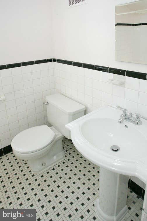 GREENACRES - Residential Lease