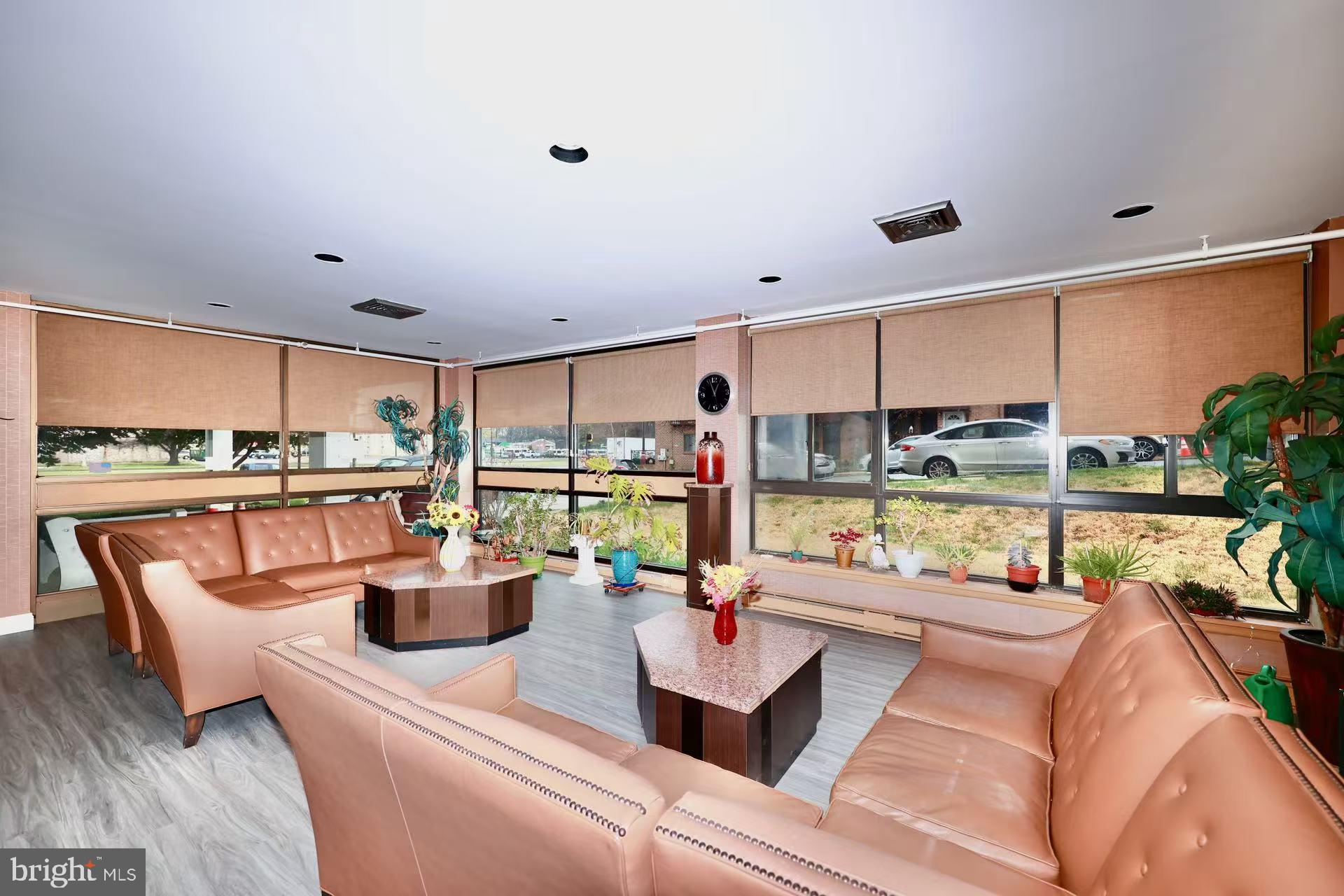 MAYFAIR - Residential