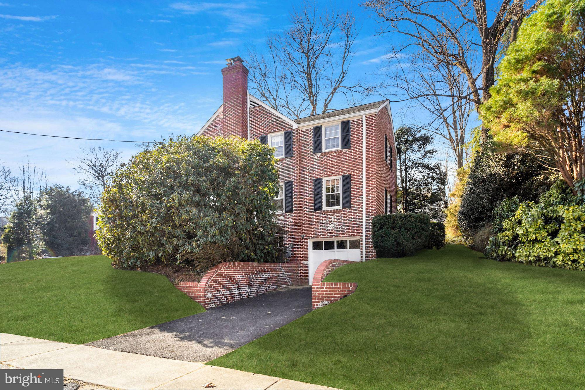 WOODACRES - Residential