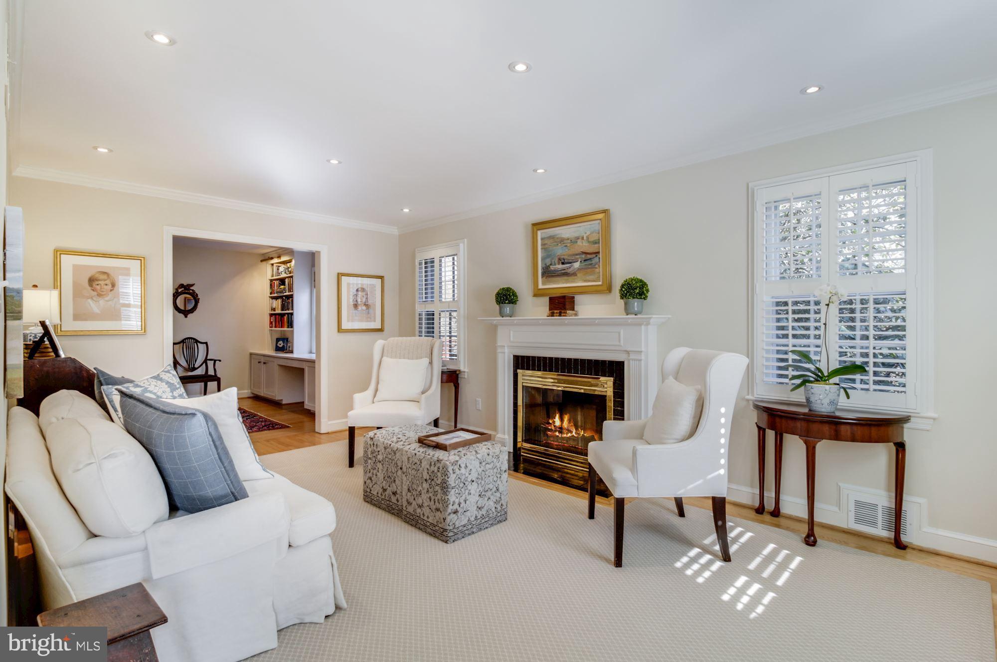 WOODACRES - Residential