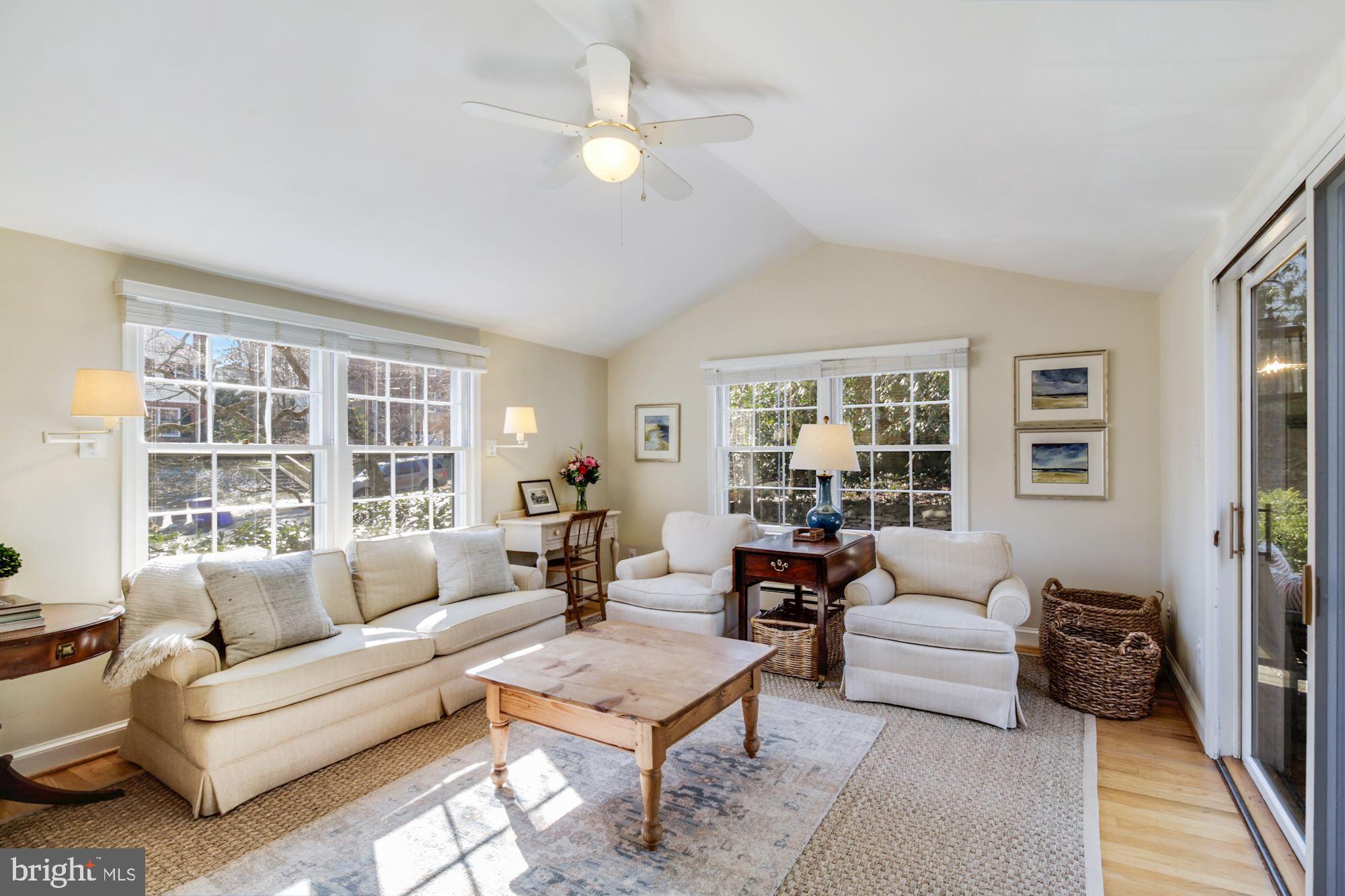 WOODACRES - Residential