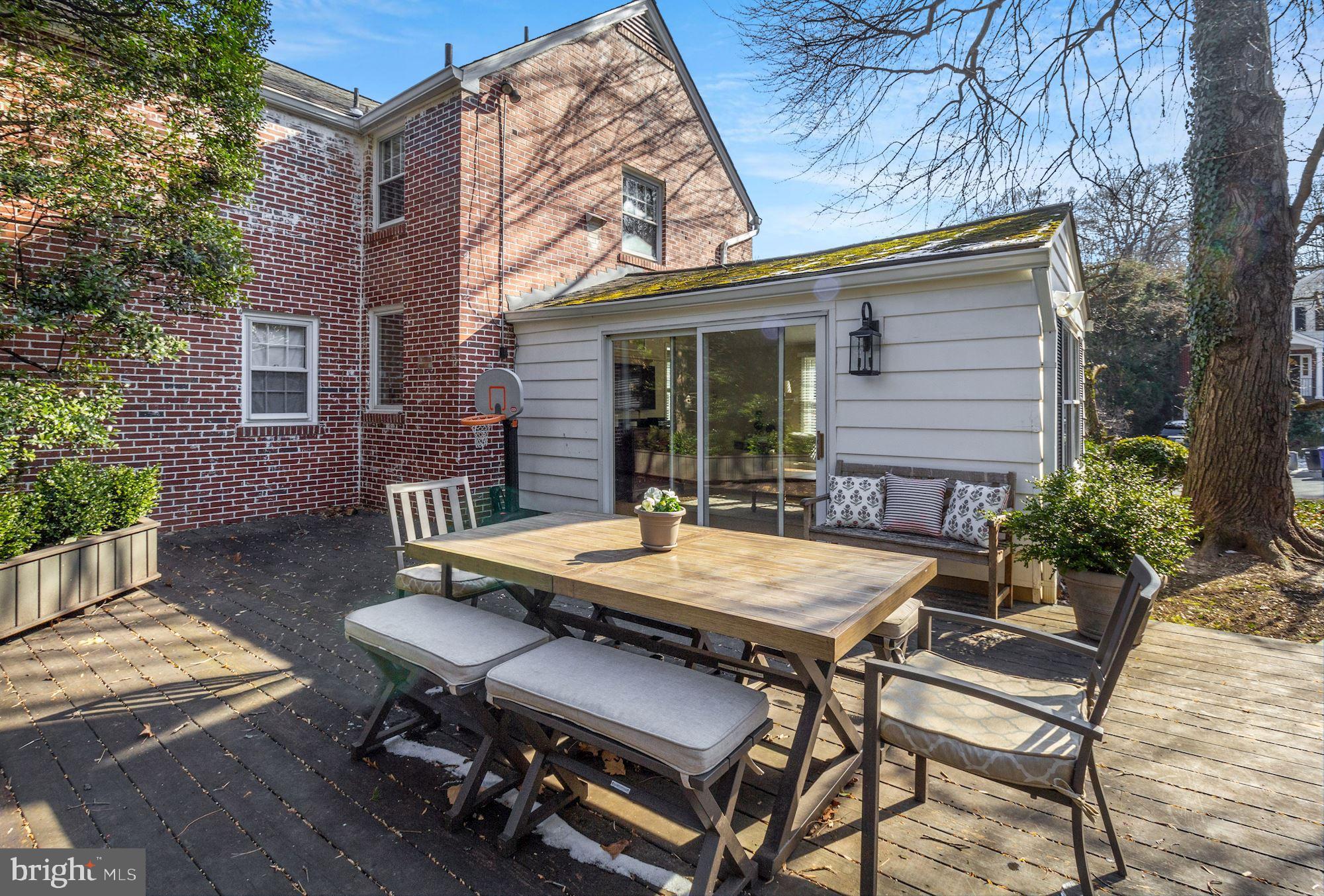 WOODACRES - Residential