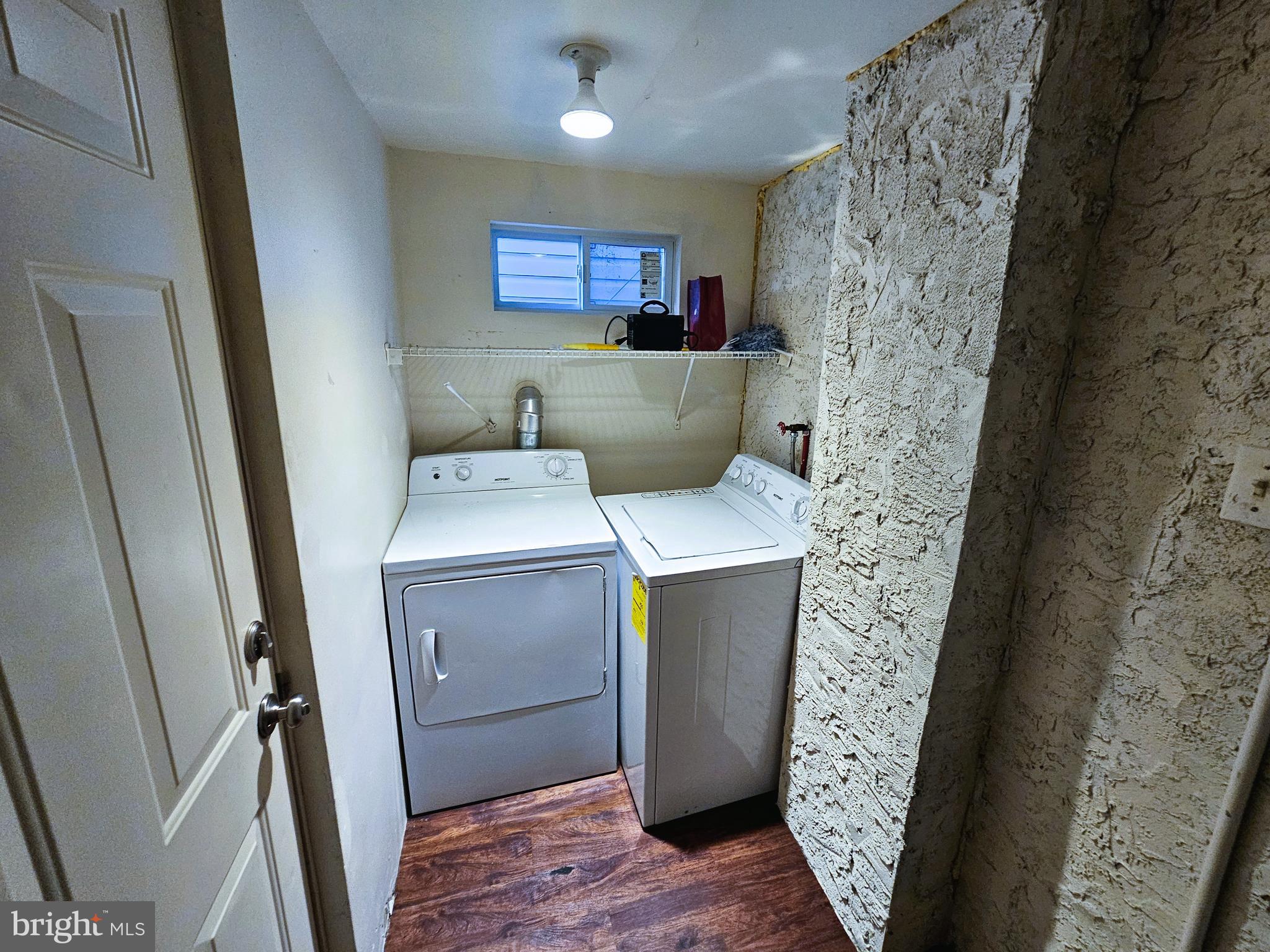 POINT BREEZE - Residential Lease