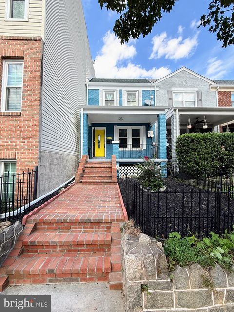 1714 E STREET NE WASHINGTON DC 20002