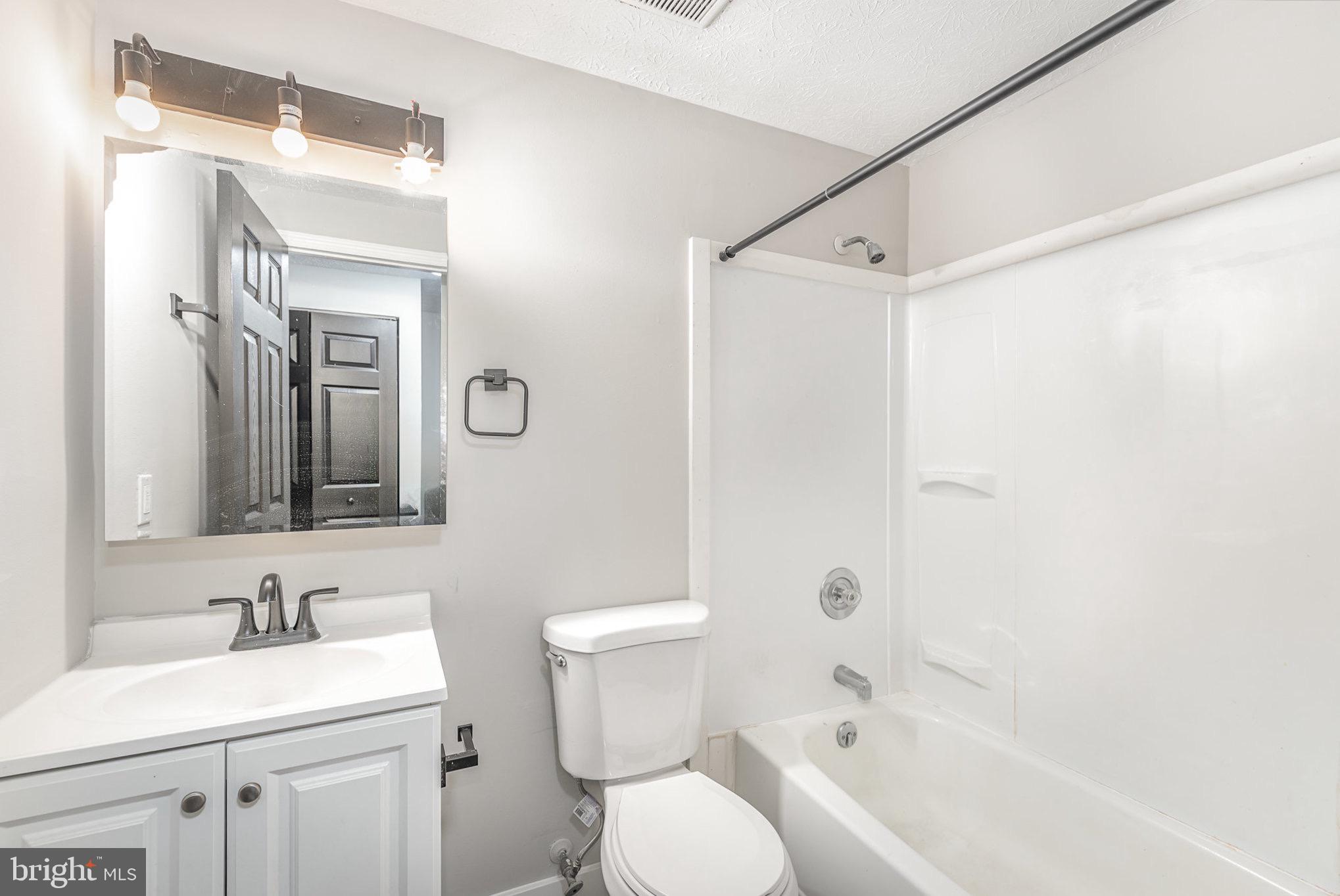 COLONY SQUARE - Residential Lease