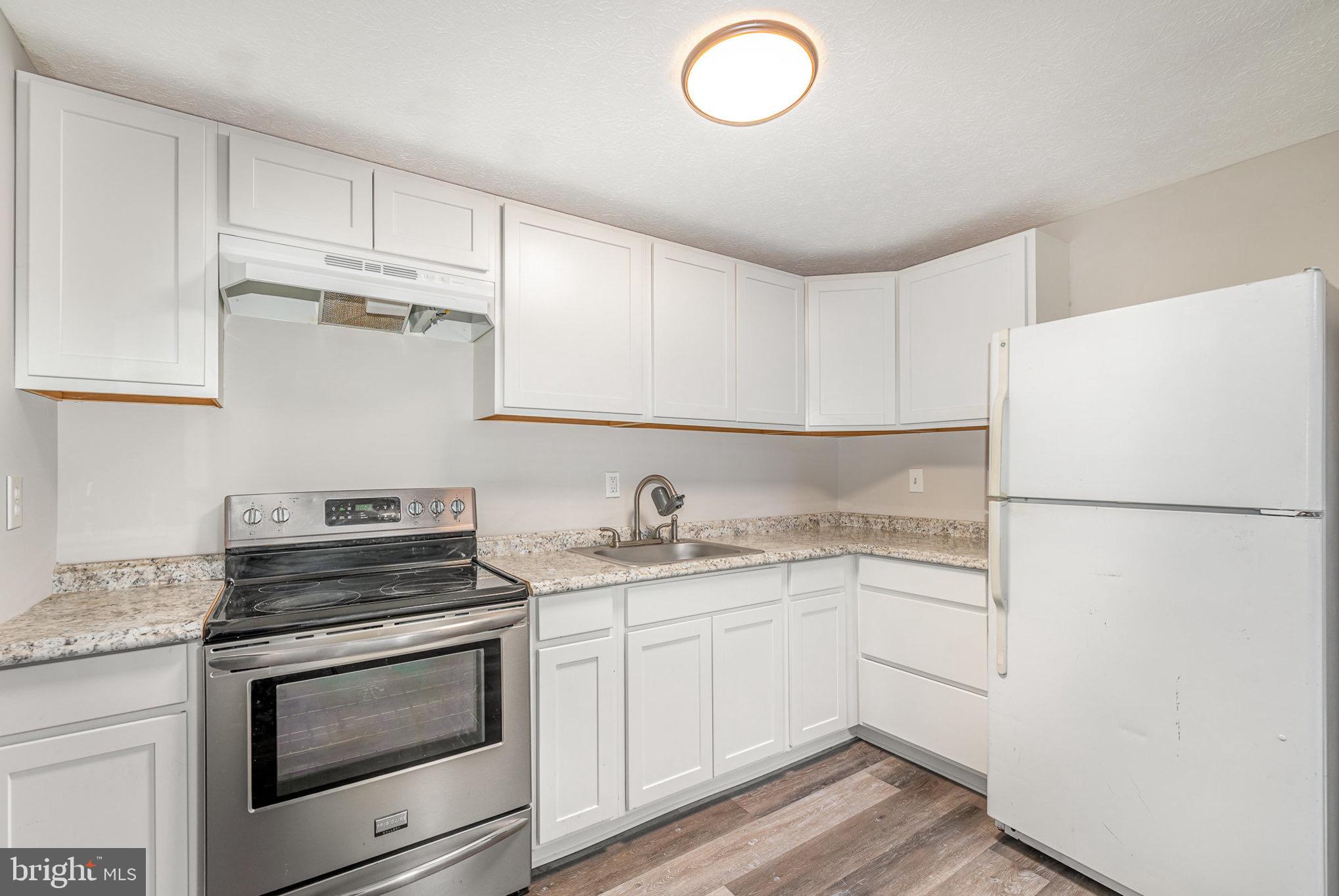 COLONY SQUARE - Residential Lease