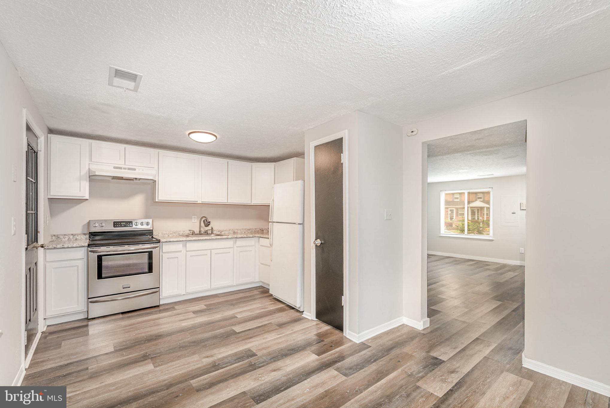 COLONY SQUARE - Residential Lease