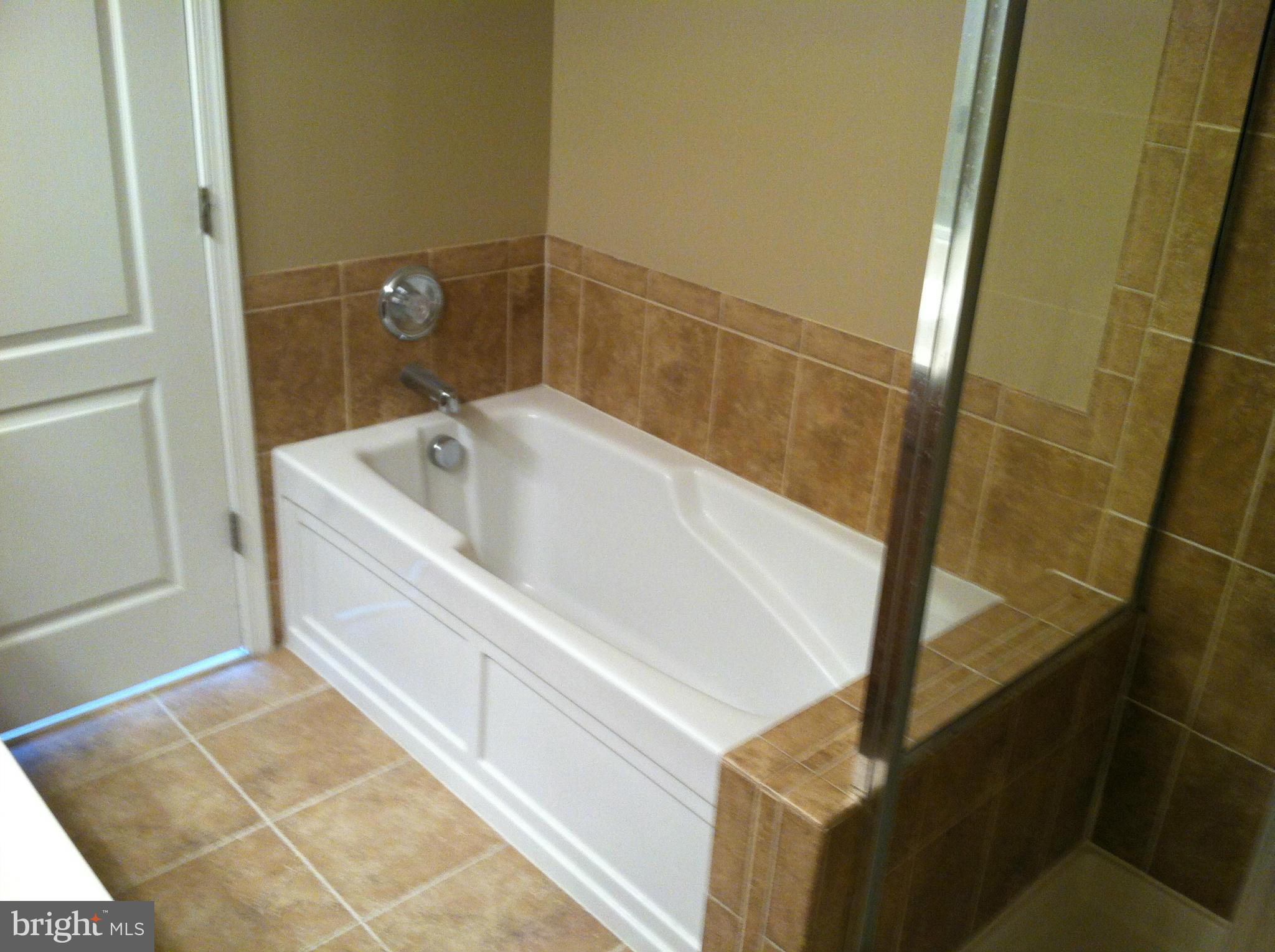 RESIDENCES AT BRAMBLETON - Residential Lease