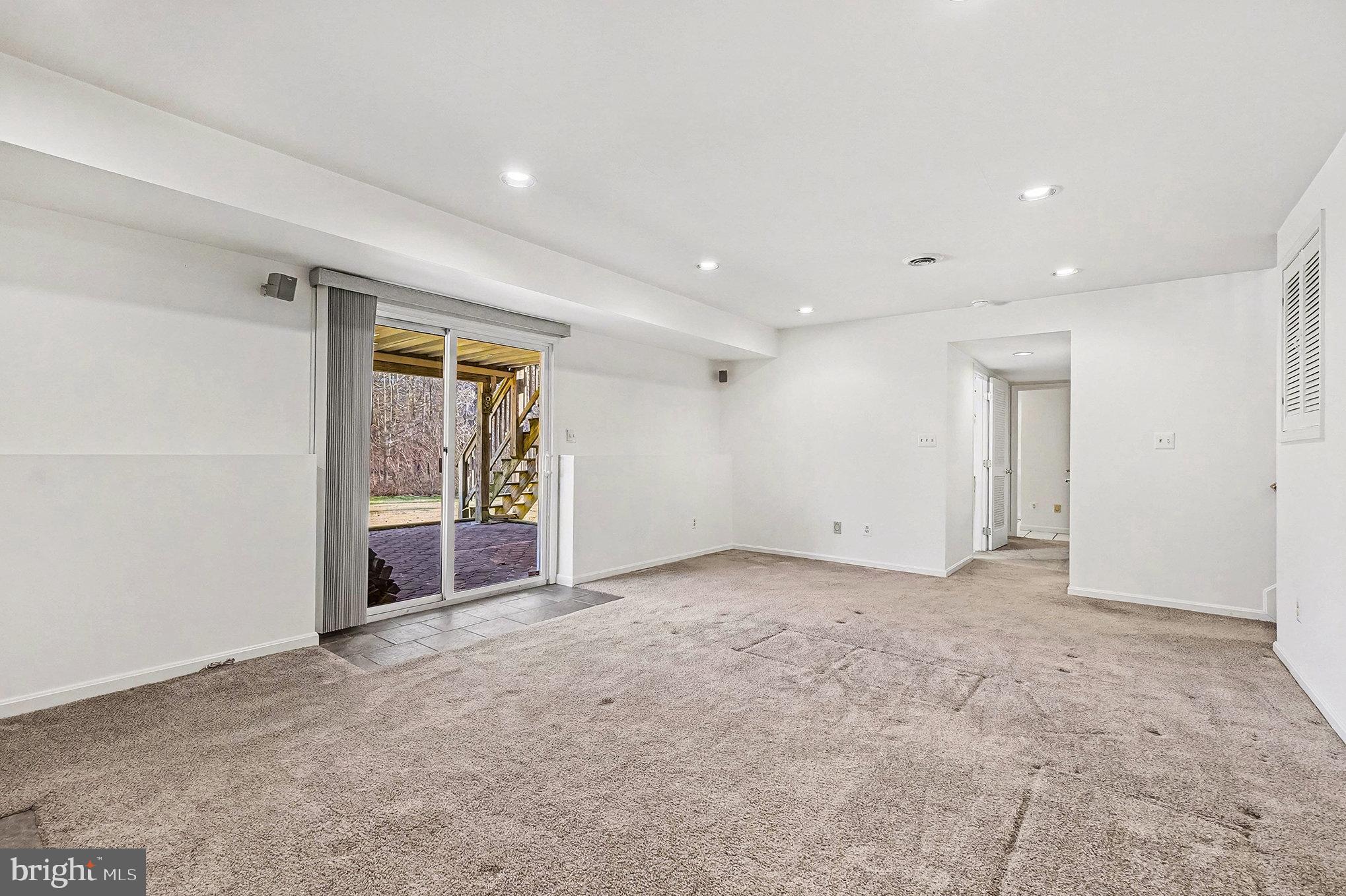 SENECA GARDENS - Residential