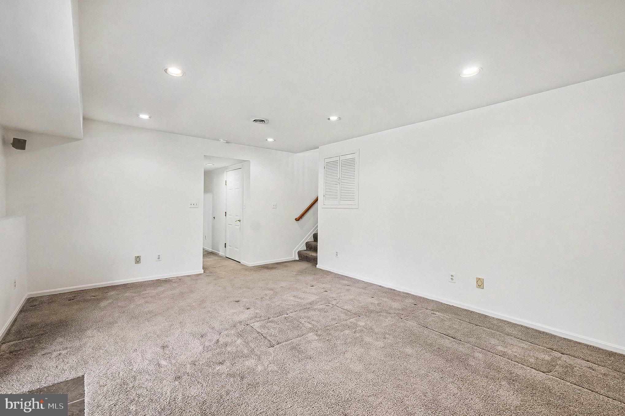 SENECA GARDENS - Residential