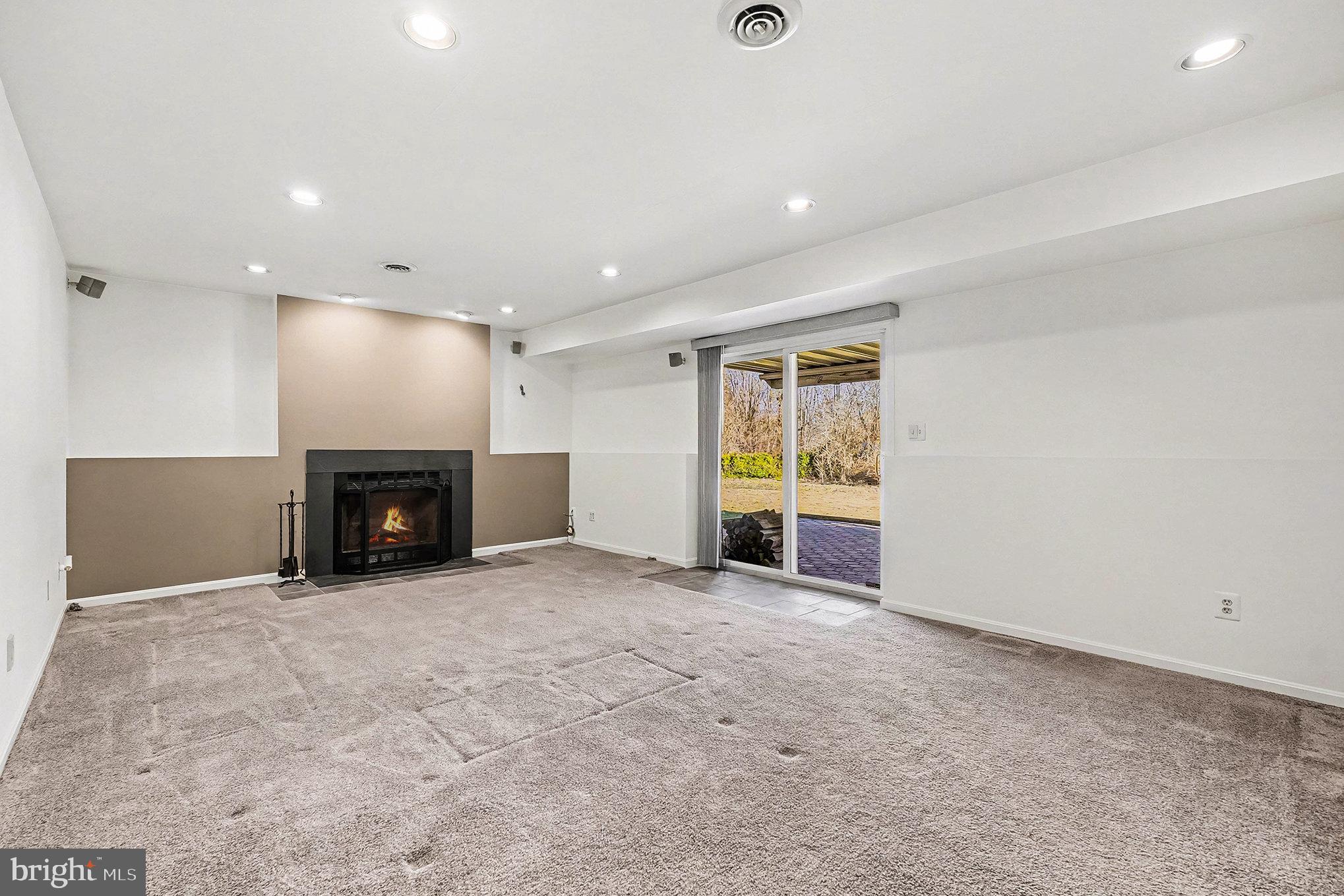 SENECA GARDENS - Residential